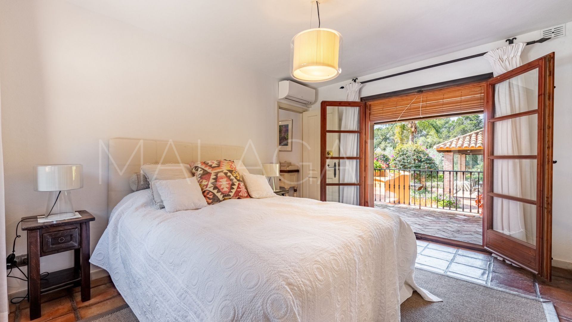 For sale villa in El Paraiso