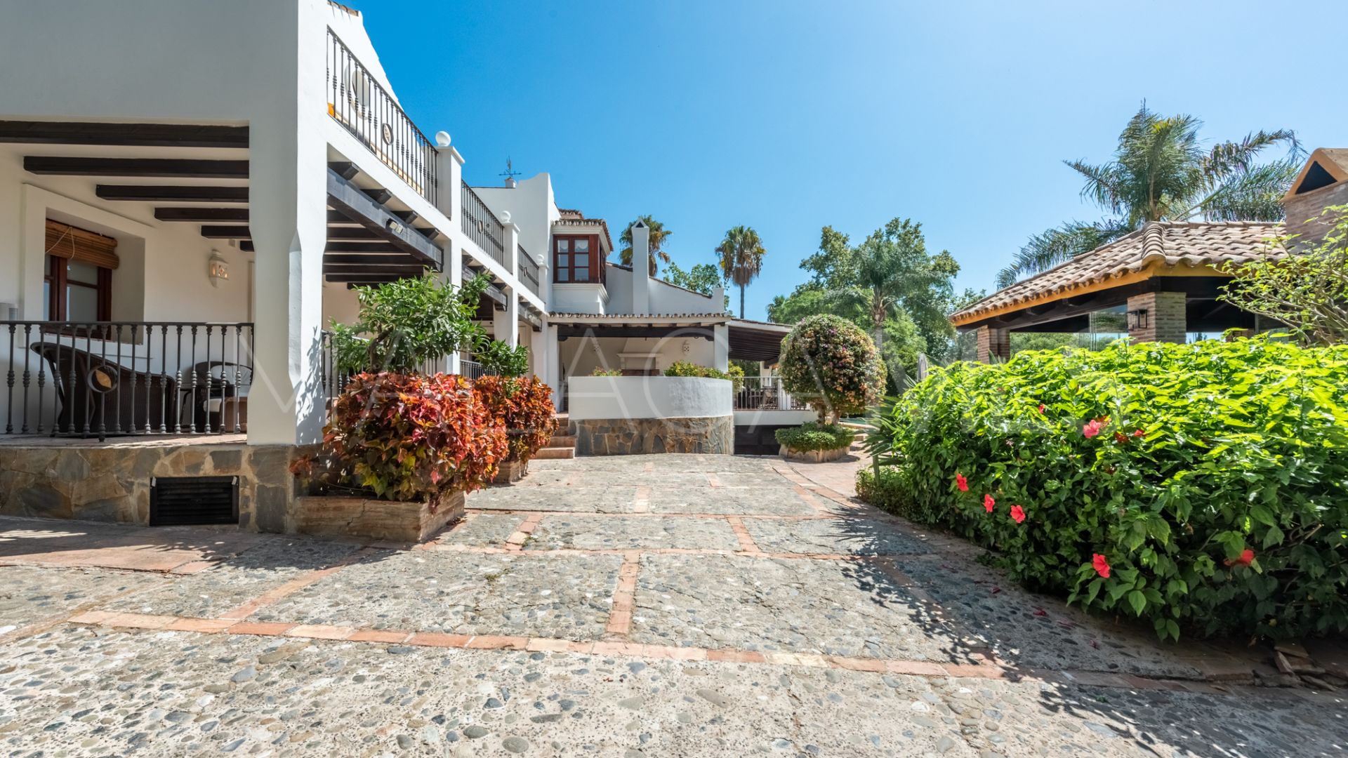 Villa for sale in El Paraiso