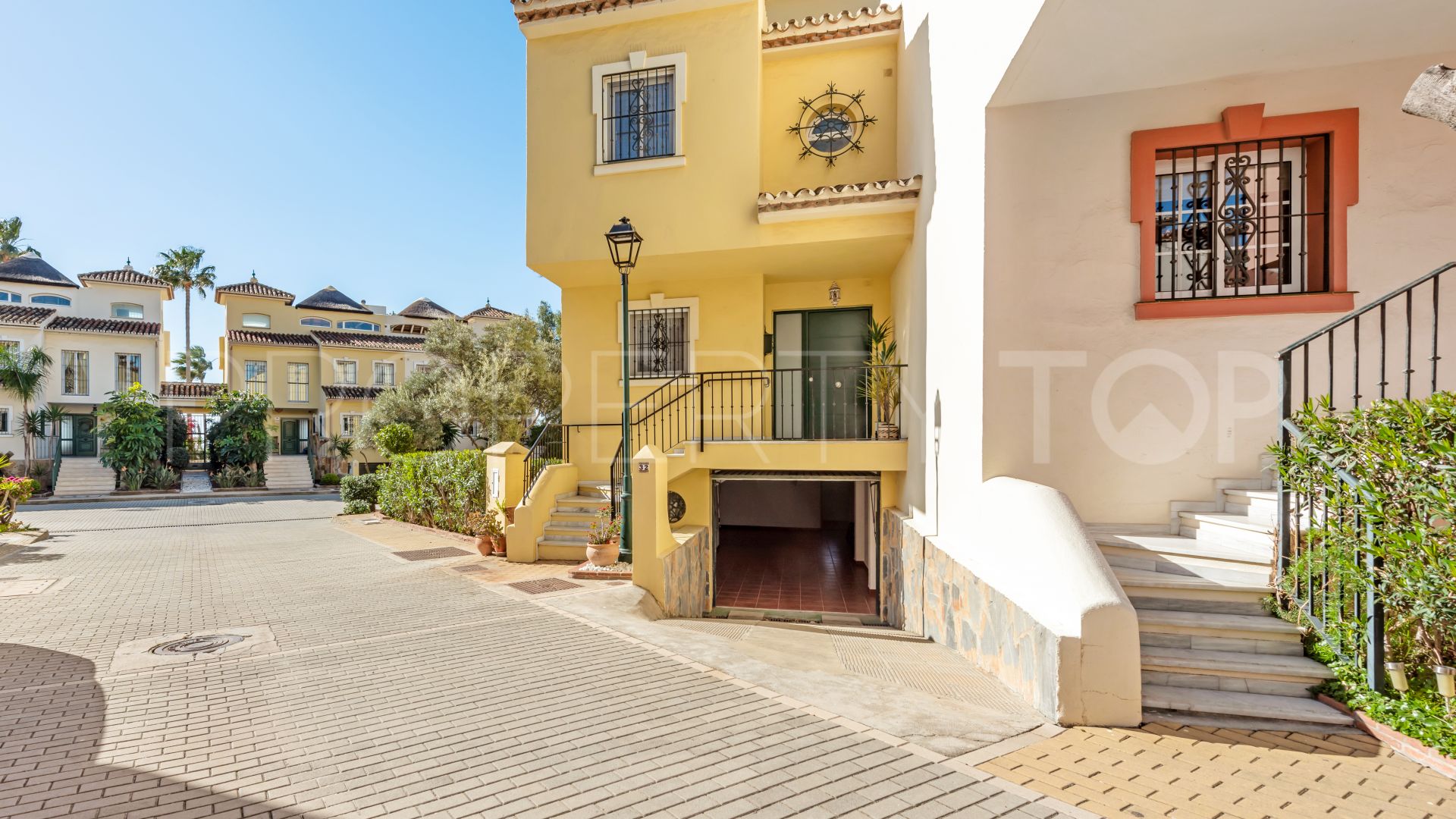 For sale Garden Beach town house with 3 bedrooms