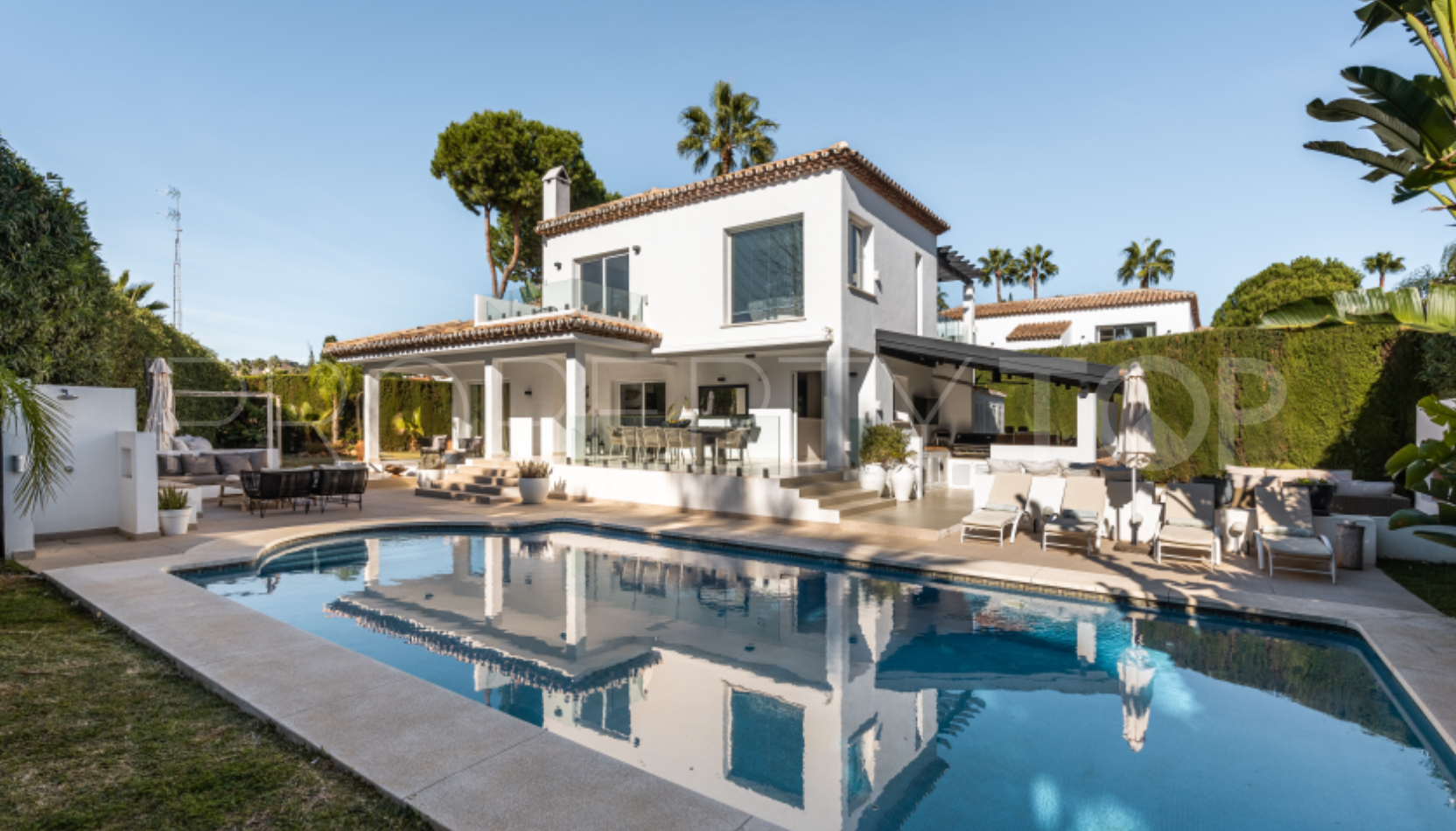 Villa de 4 dormitorios a la venta en Marbella Country Club