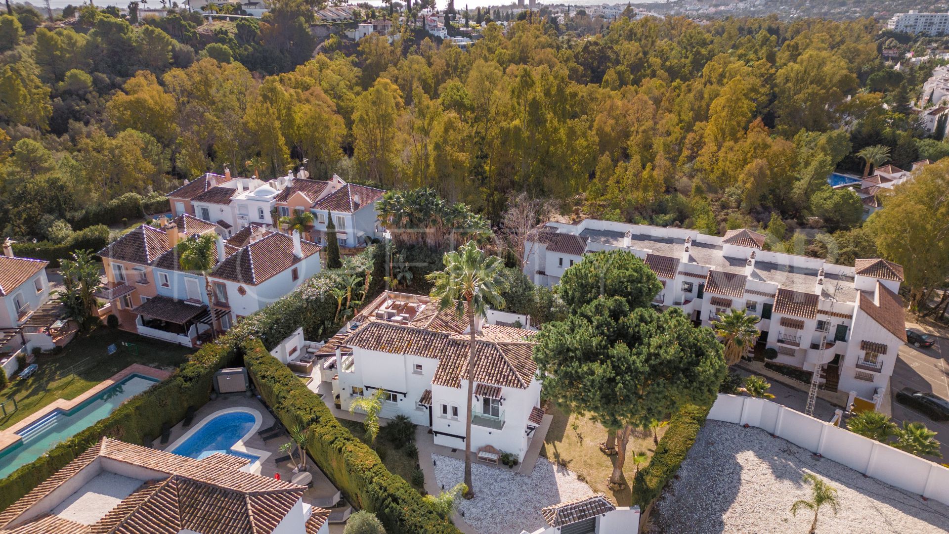 4 bedrooms villa for sale in Marbella Country Club