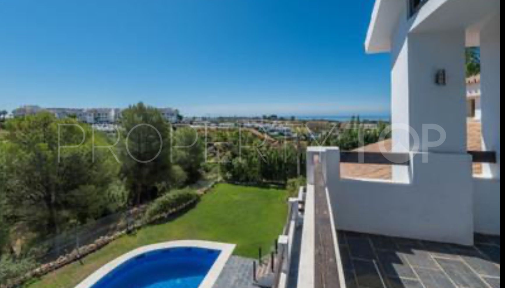 4 bedrooms villa in New Golden Mile for sale