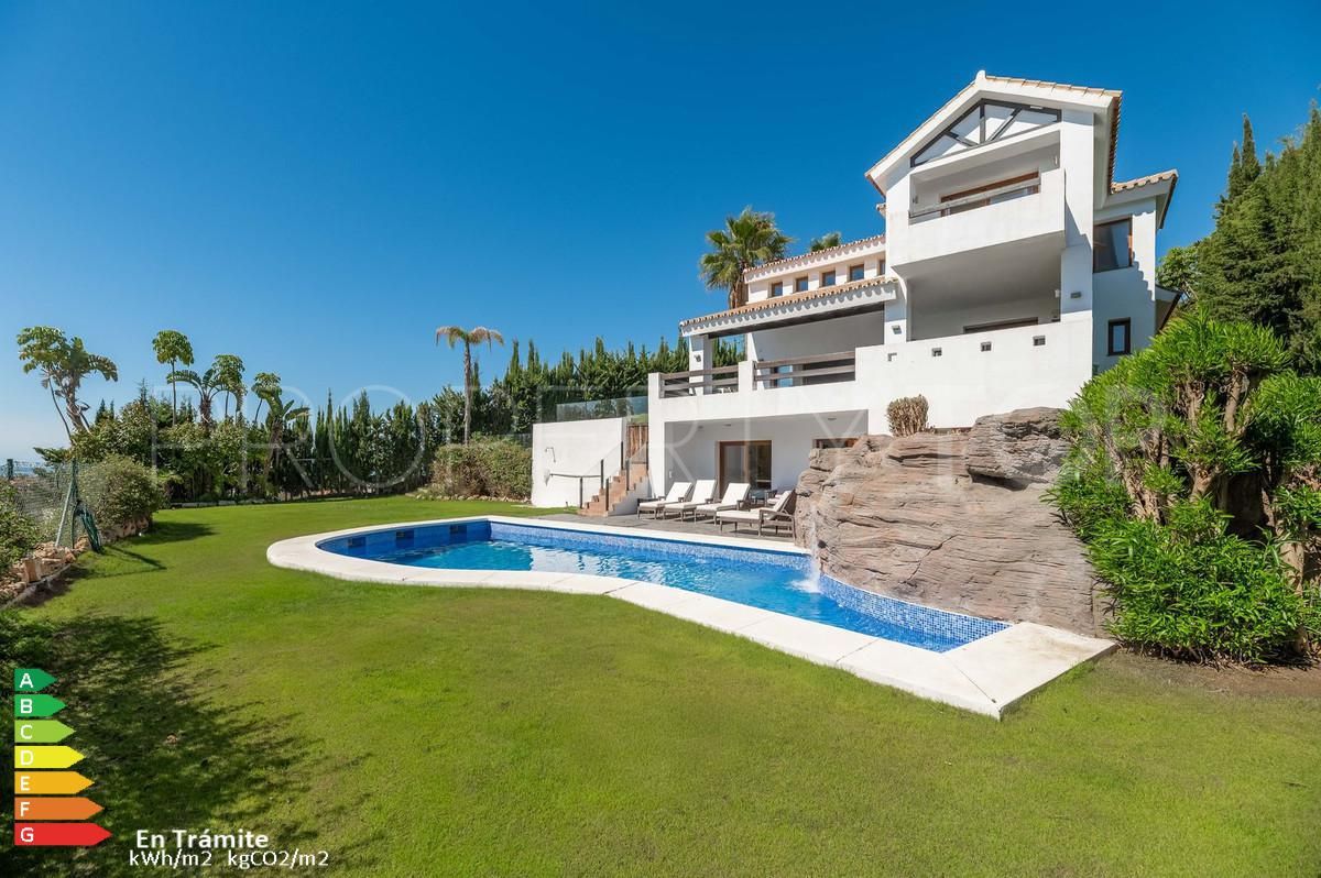 4 bedrooms villa in New Golden Mile for sale