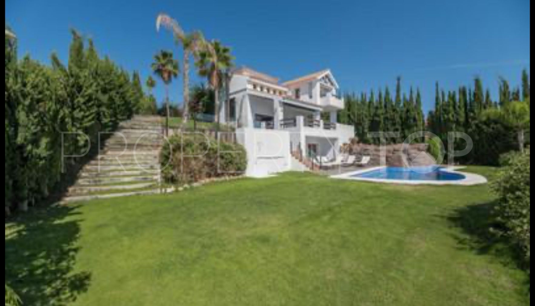 4 bedrooms villa in New Golden Mile for sale