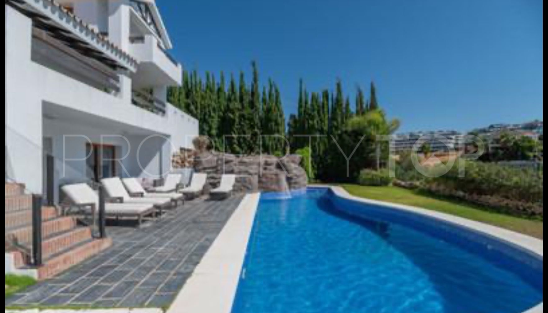 4 bedrooms villa in New Golden Mile for sale