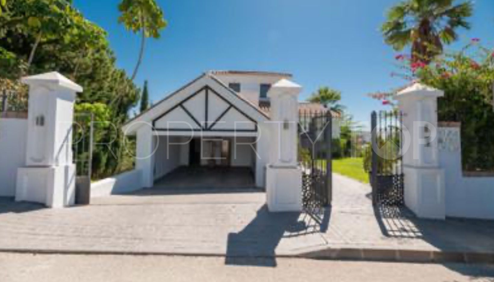 Villa en venta con 4 dormitorios en New Golden Mile