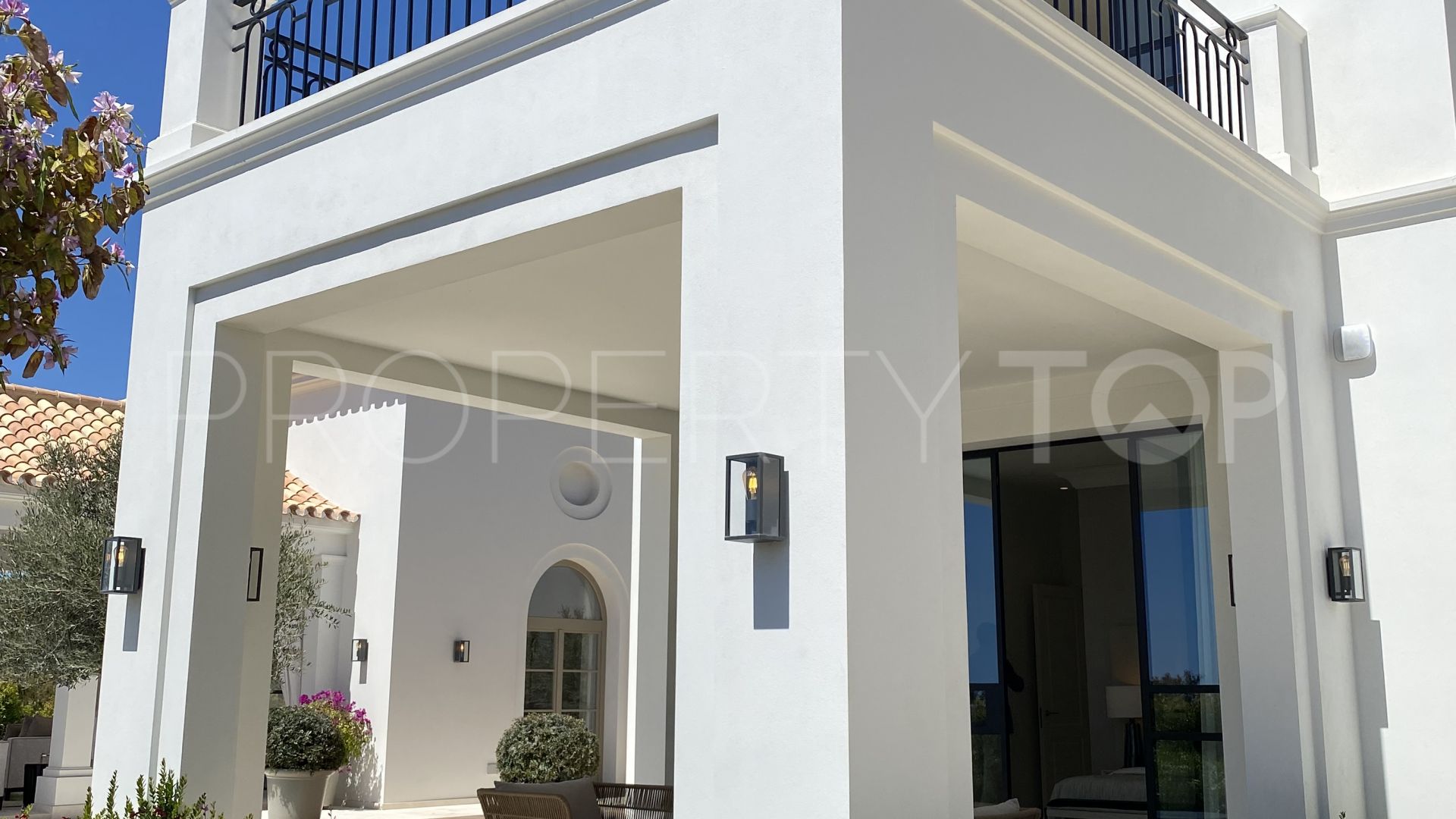 Nueva Andalucia 6 bedrooms villa for sale