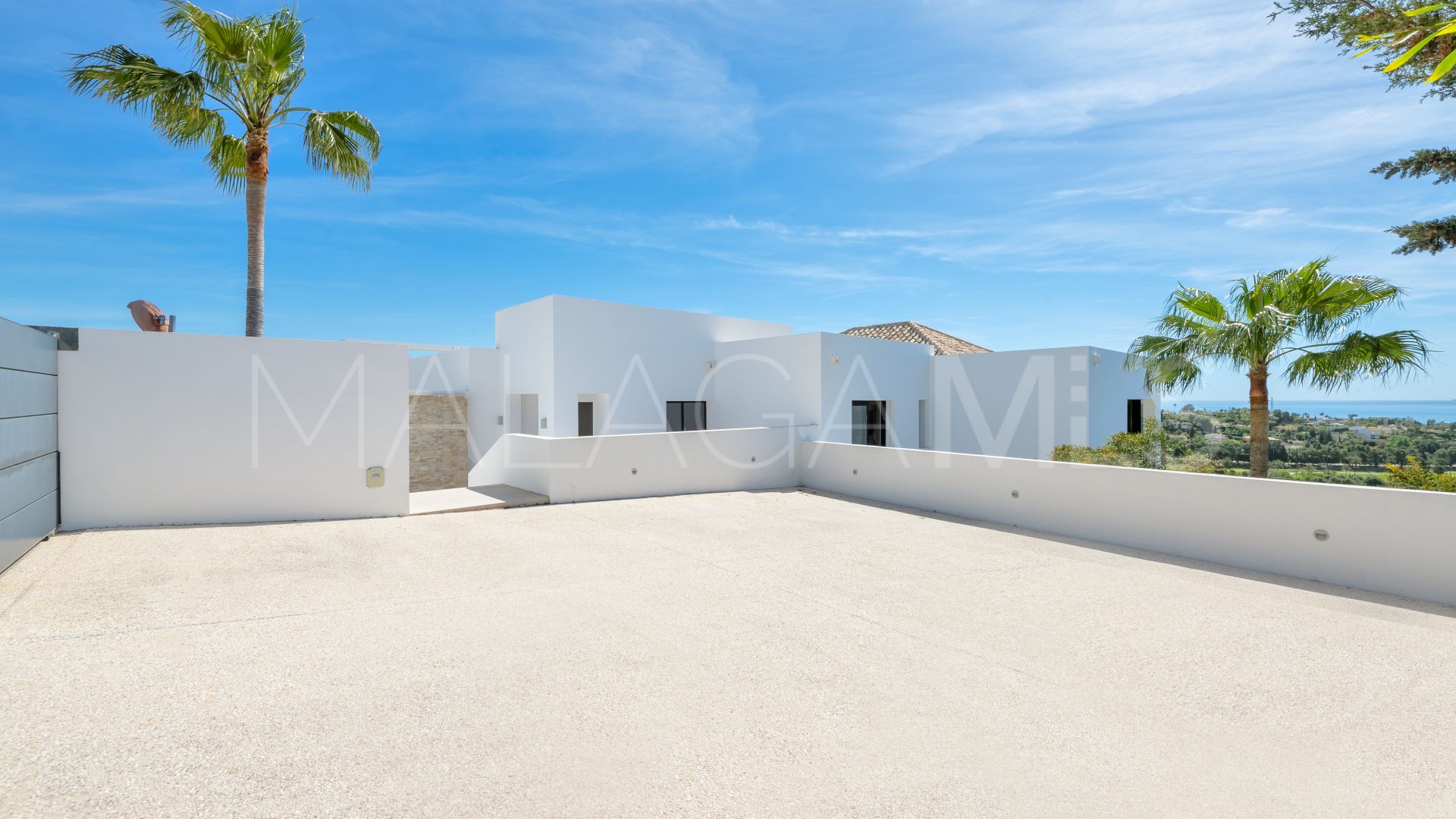 5 bedrooms El Paraiso villa for sale