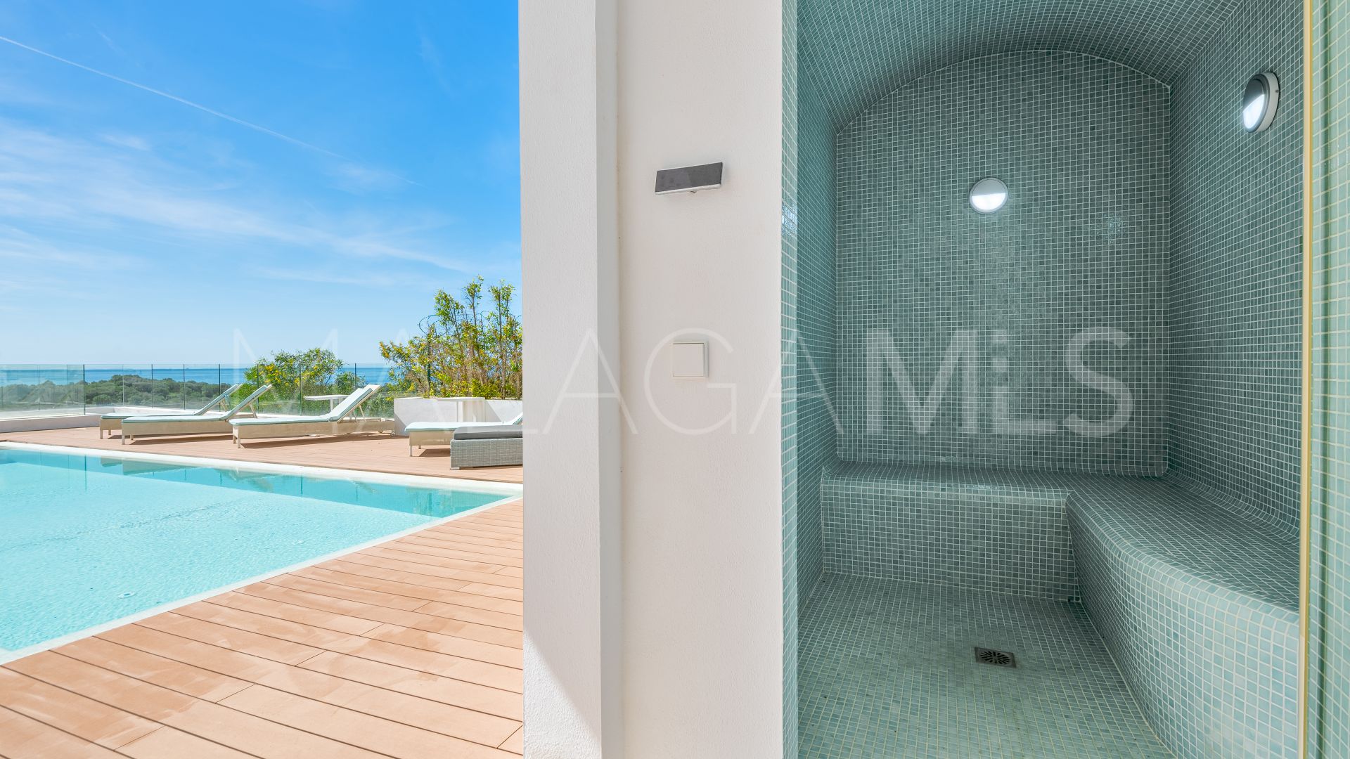 5 bedrooms El Paraiso villa for sale