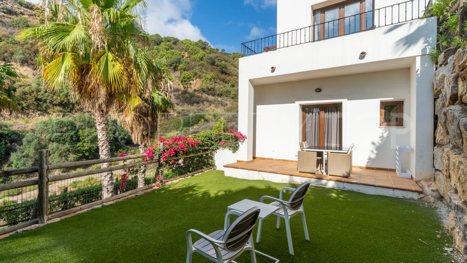 For sale 4 bedrooms villa in Benahavis Hills Country Club