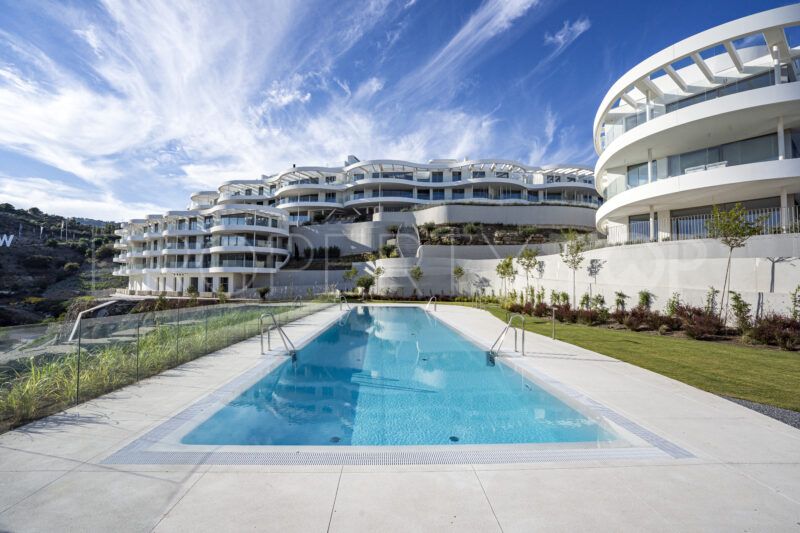 For sale 3 bedrooms penthouse in Benahavis Hills Country Club