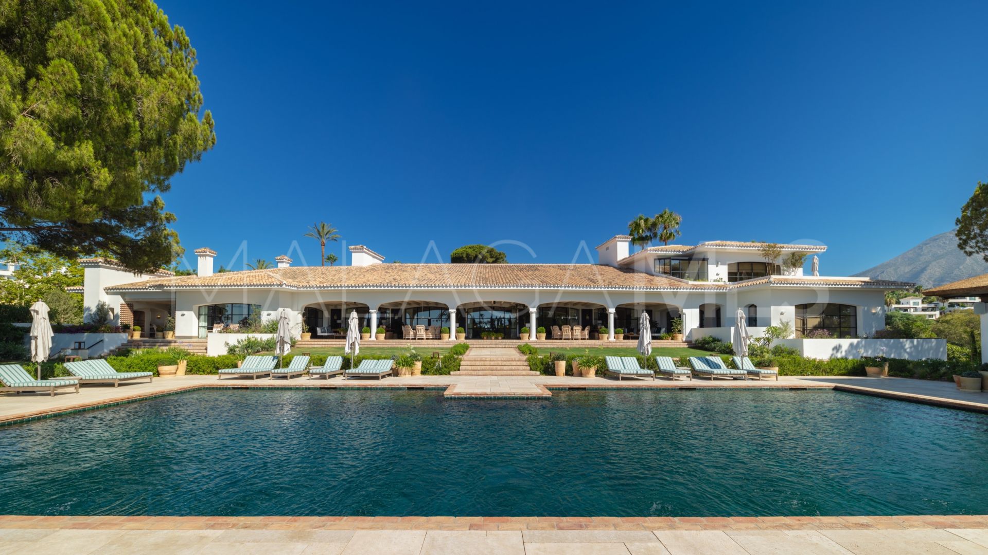 Villa for sale in Las Lomas del Marbella Club