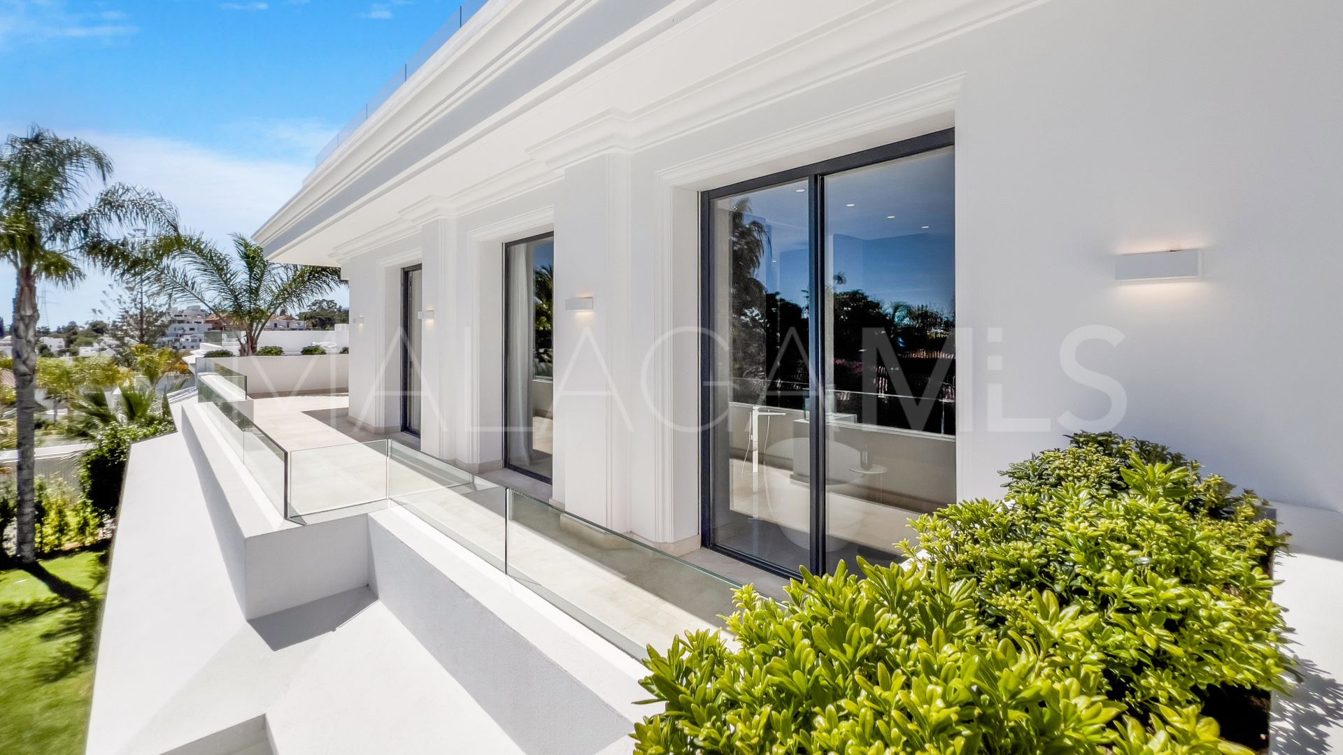 Villa for sale in Las Lomas del Marbella Club