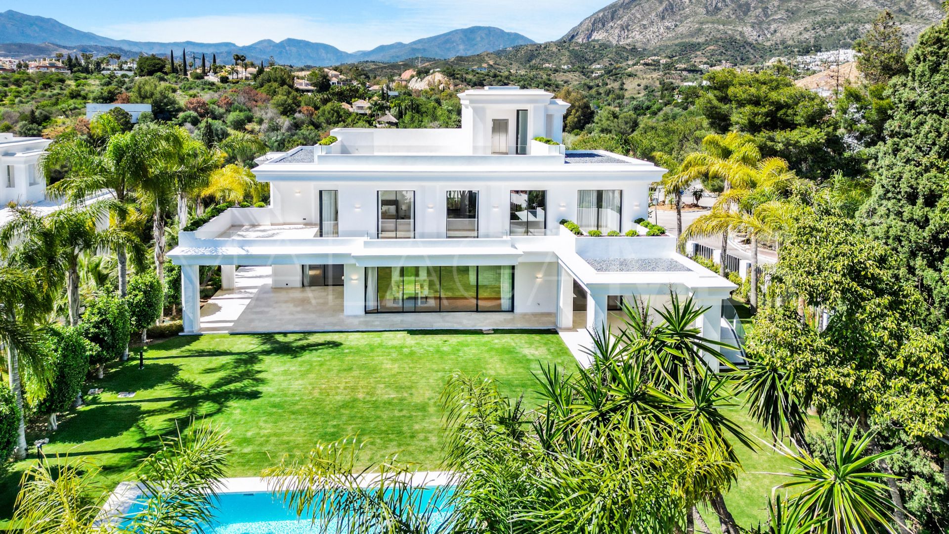 Villa for sale in Las Lomas del Marbella Club