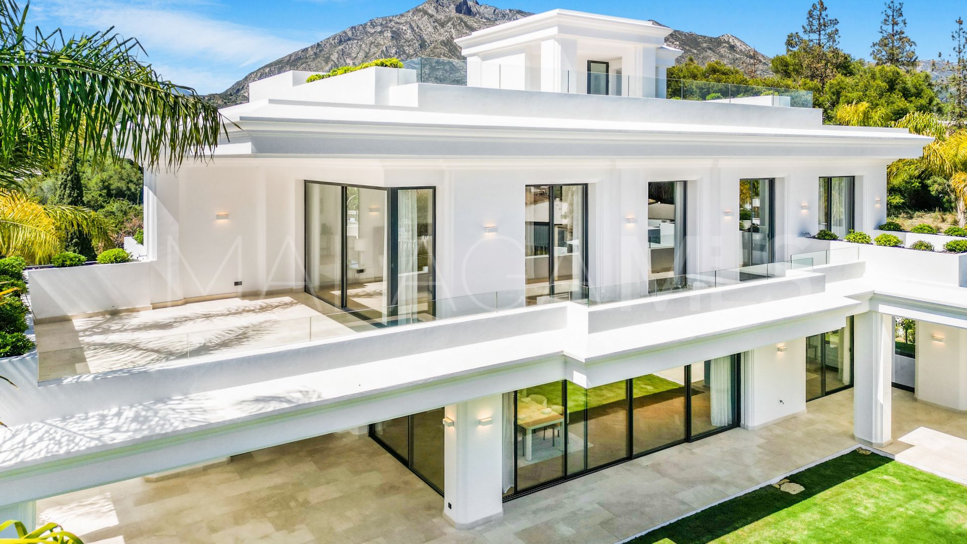 Villa for sale in Las Lomas del Marbella Club