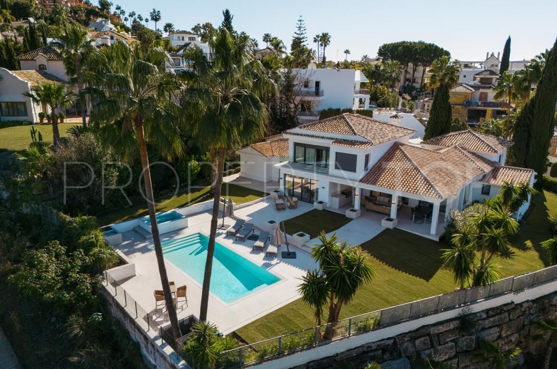 Villa en venta en Los Naranjos Golf con 5 dormitorios