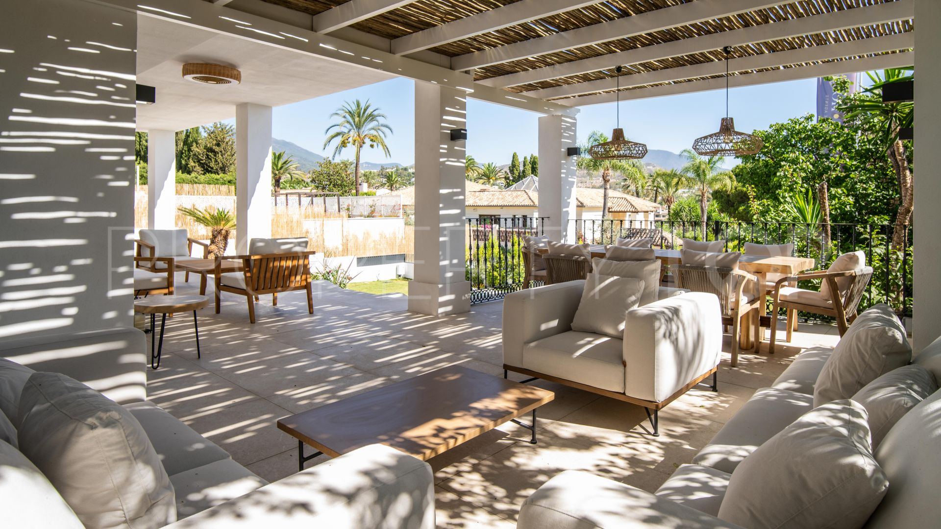 Se vende villa en Nueva Andalucia