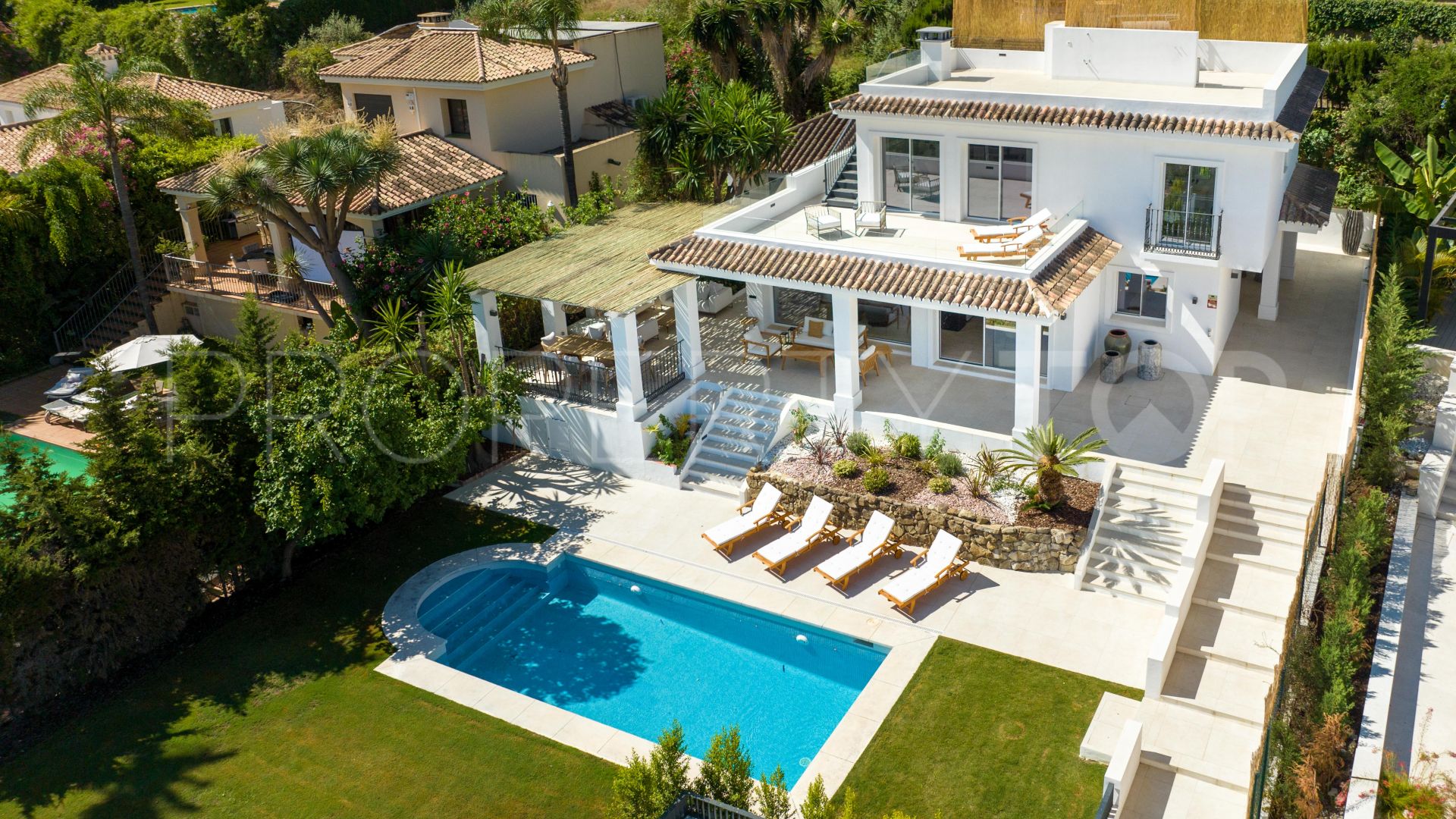 Se vende villa en Nueva Andalucia