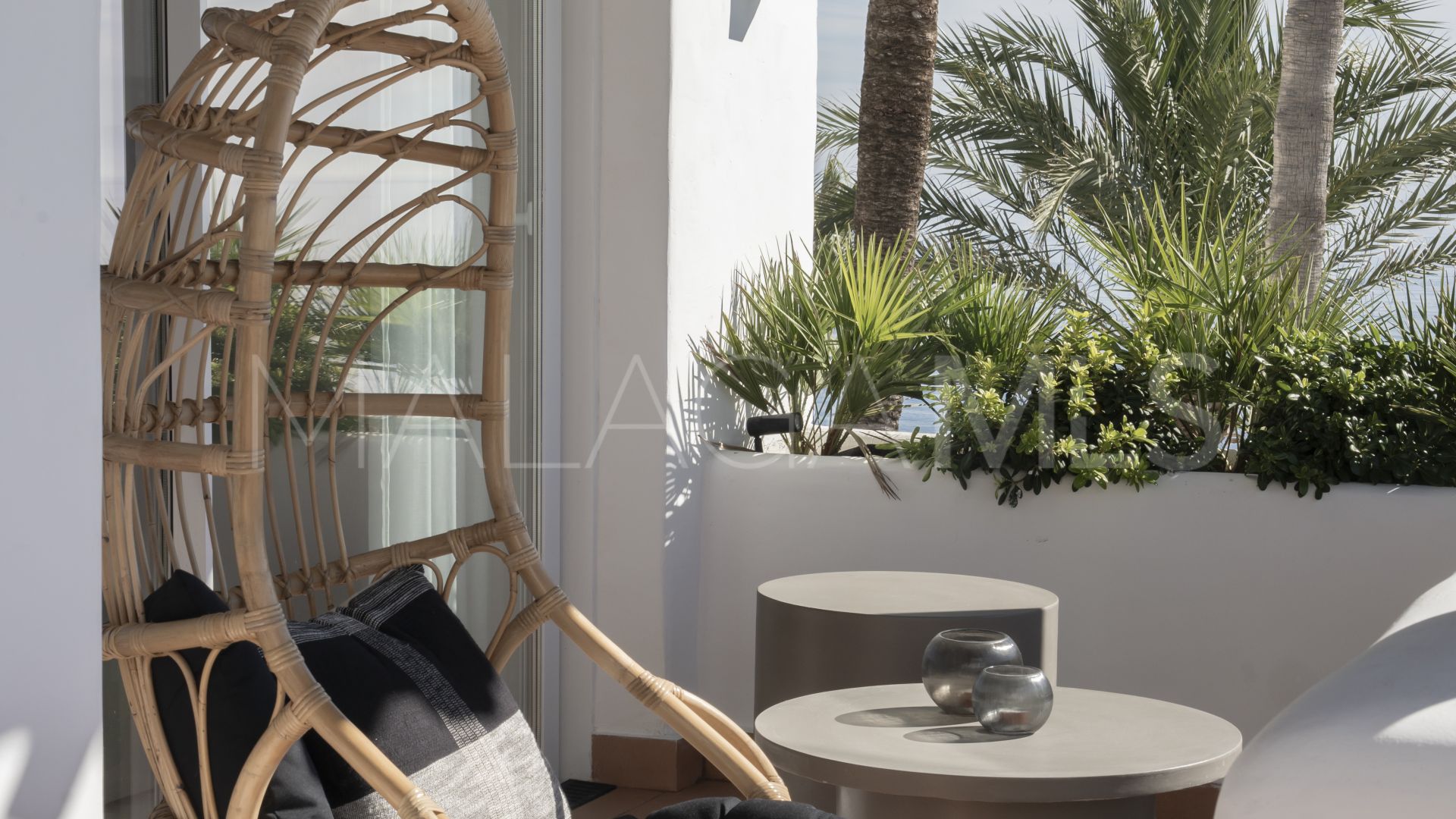 Se vende atico de 2 bedrooms in Alcazaba Beach