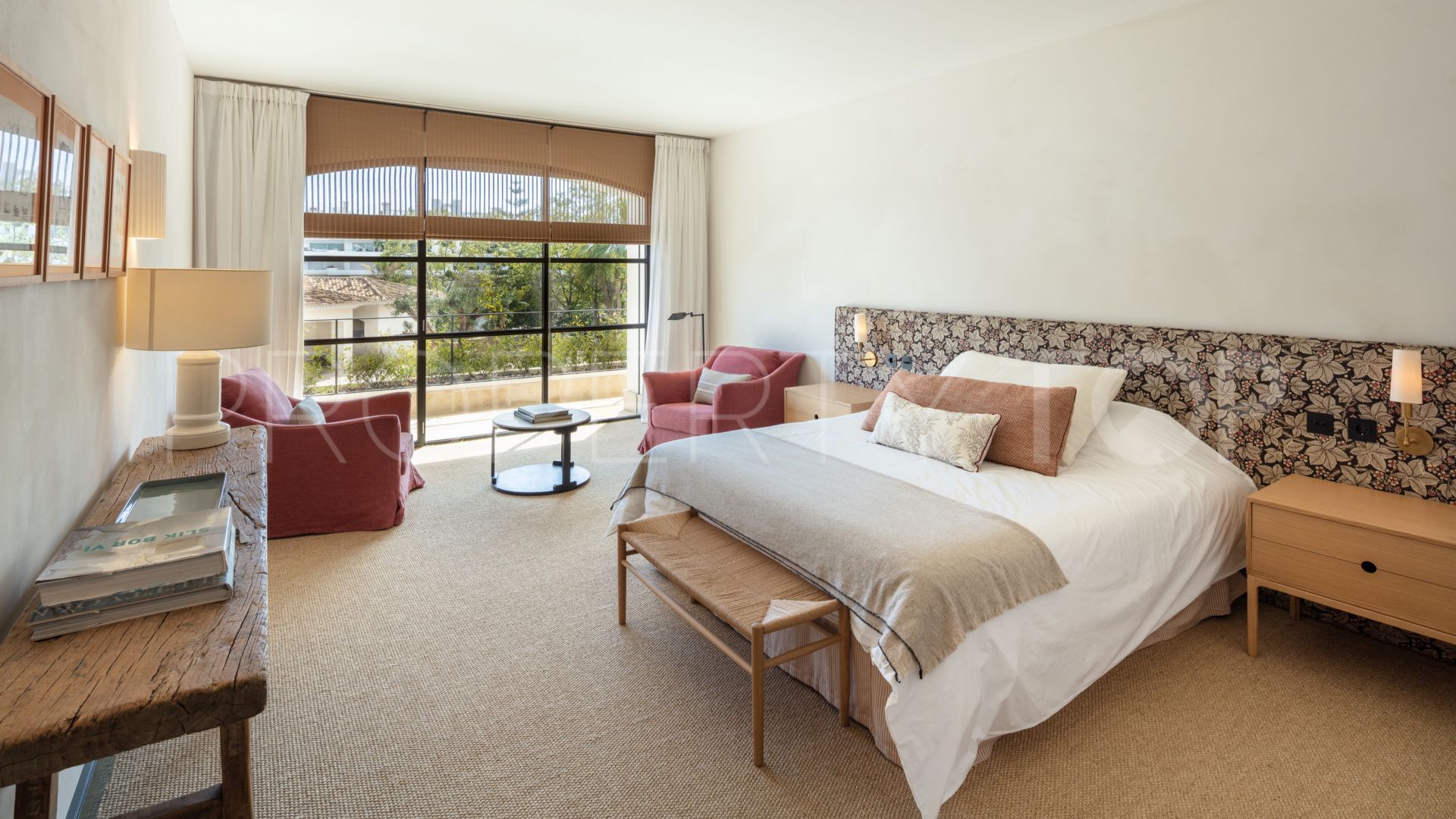 Marbella Golden Mile, villa con 16 dormitorios en venta