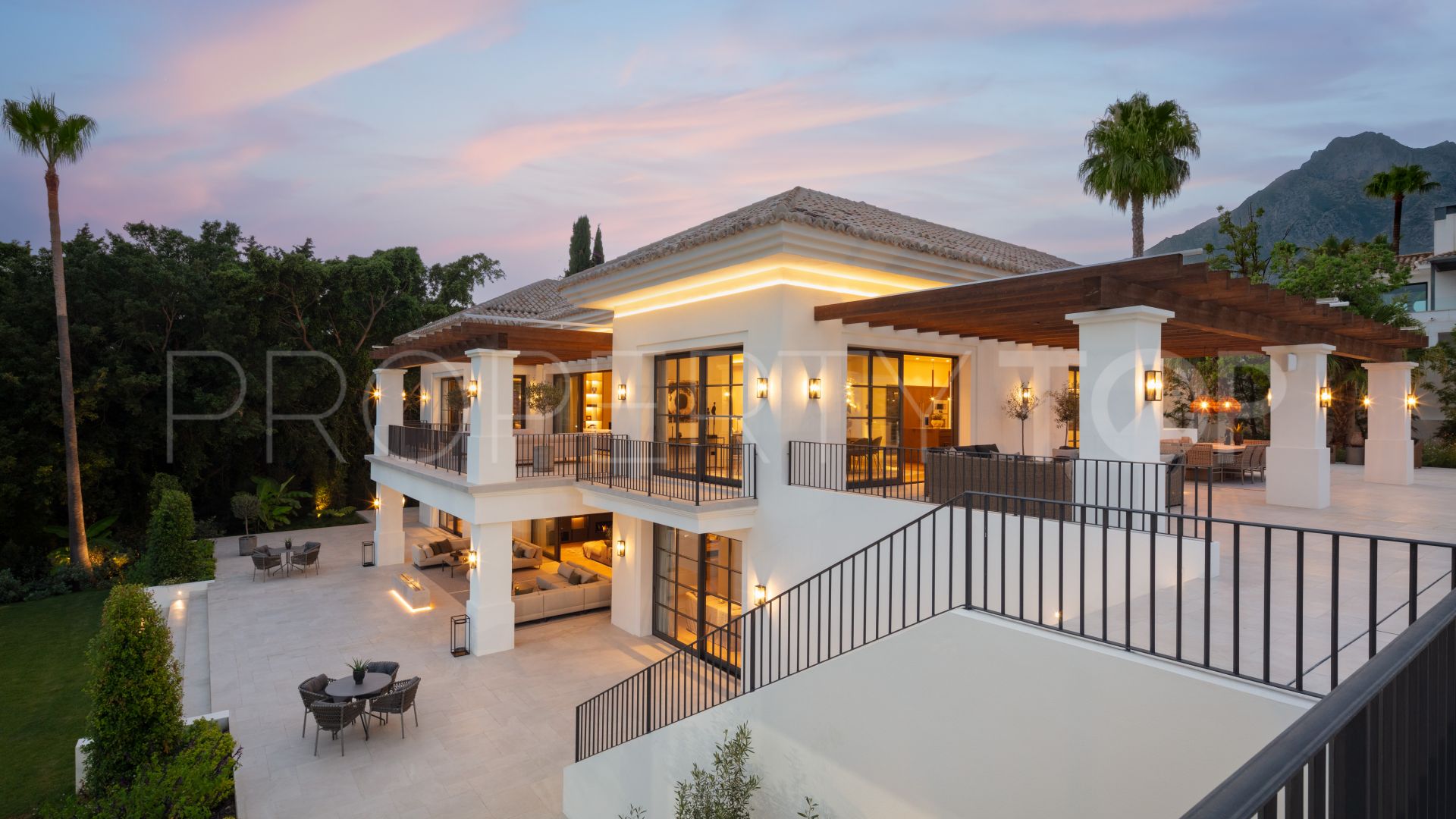 Villa for sale in Rocio de Nagüeles with 8 bedrooms