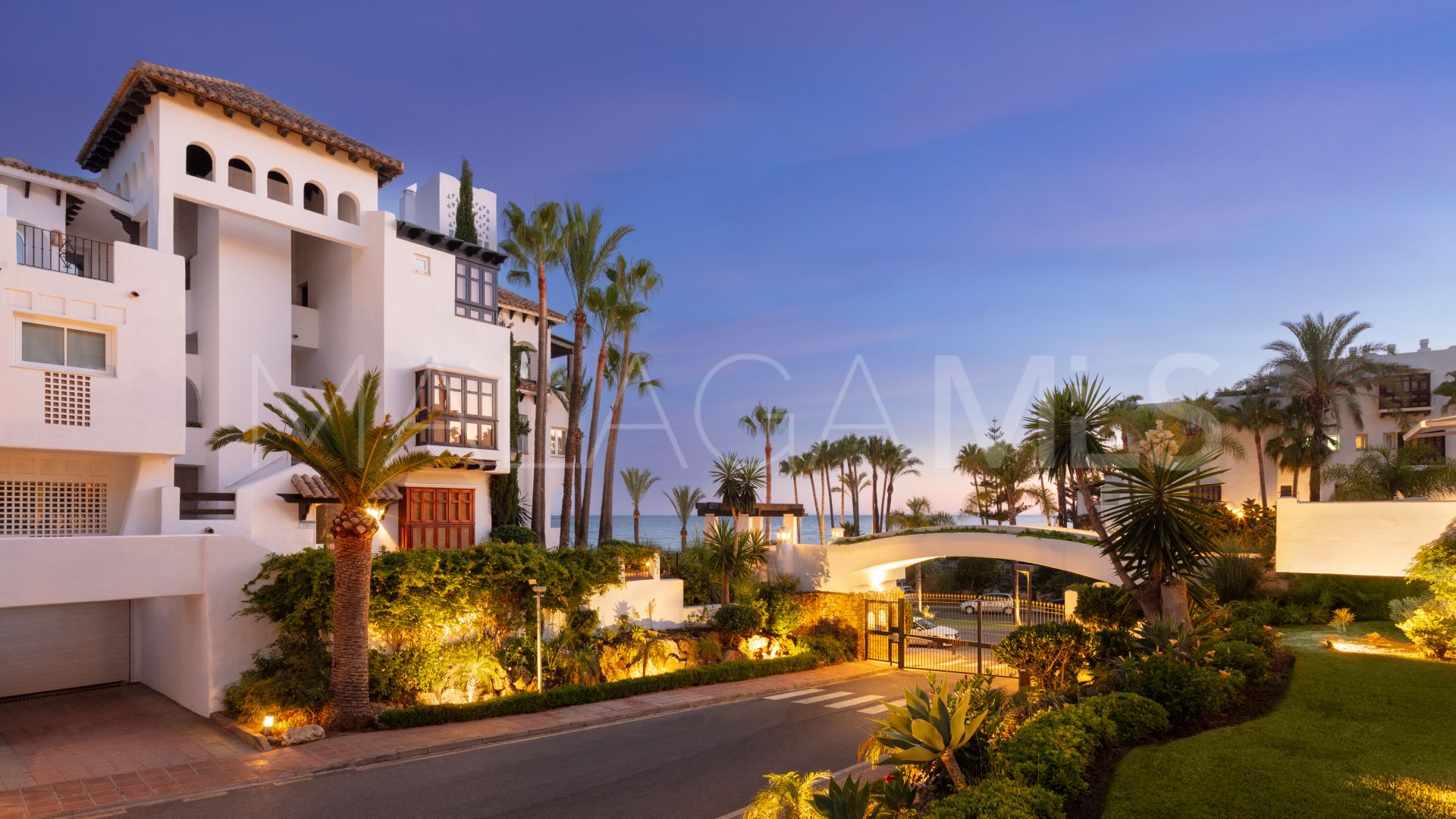 For sale apartment in Marbella - Puerto Banus with 3 bedrooms