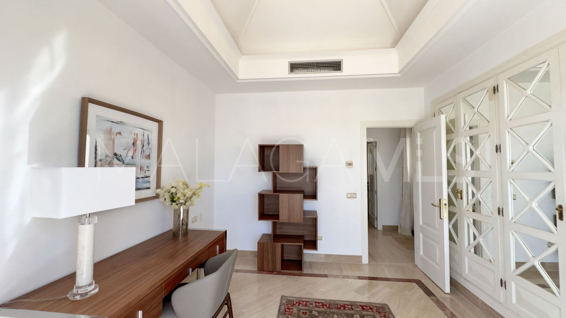 Se vende atico duplex in Lomas de Sierra Blanca with 3 bedrooms