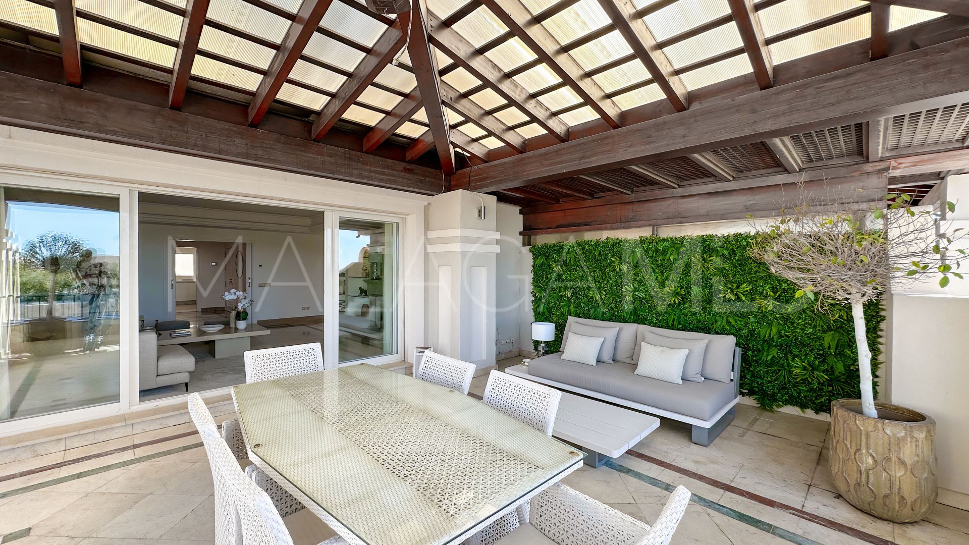 Se vende atico duplex in Lomas de Sierra Blanca with 3 bedrooms