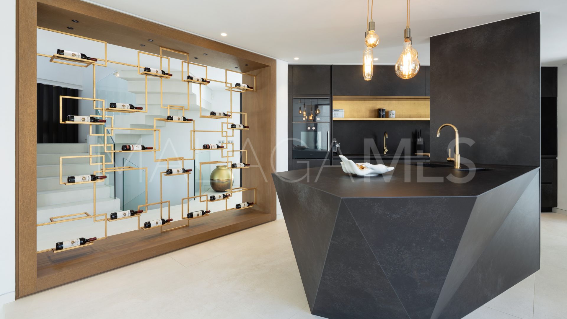 5 bedrooms Benahavis villa for sale