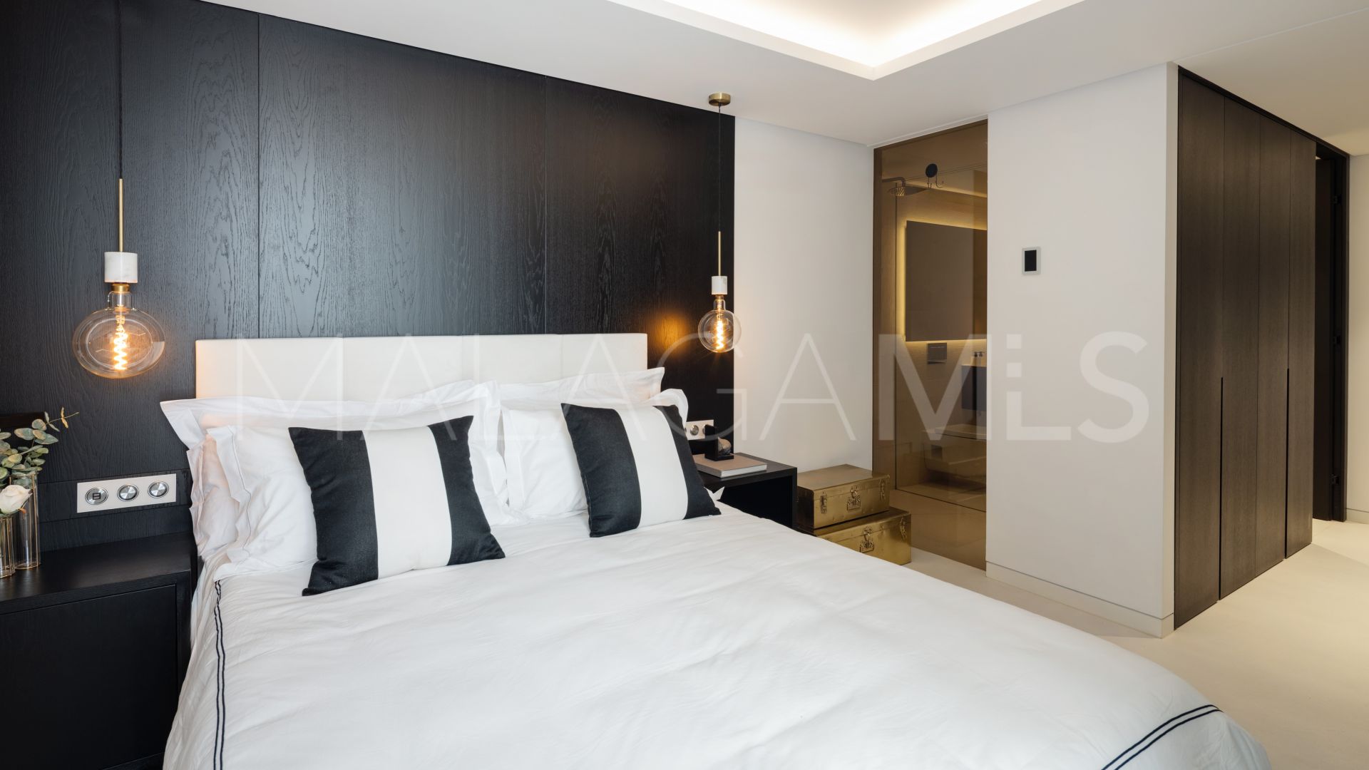 5 bedrooms Benahavis villa for sale