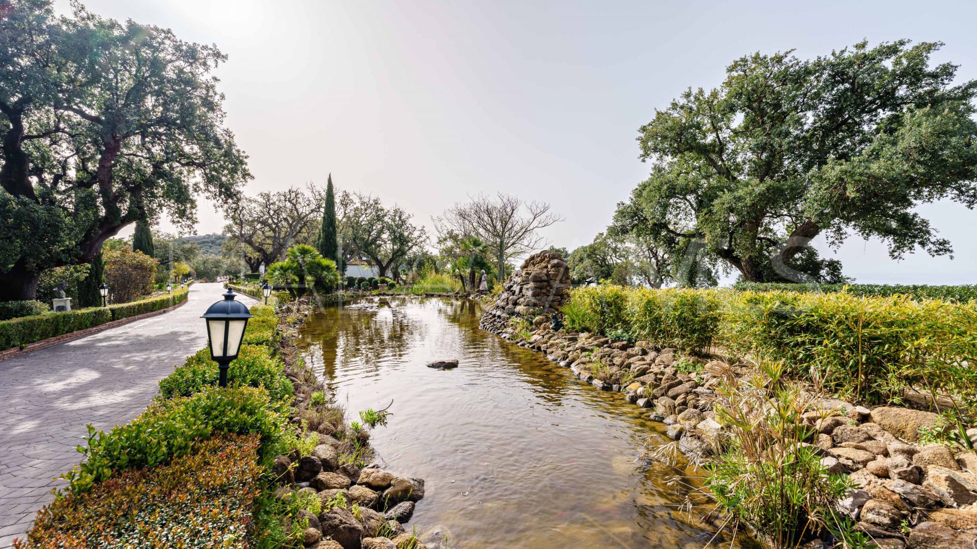 For sale villa in La Mairena with 7 bedrooms