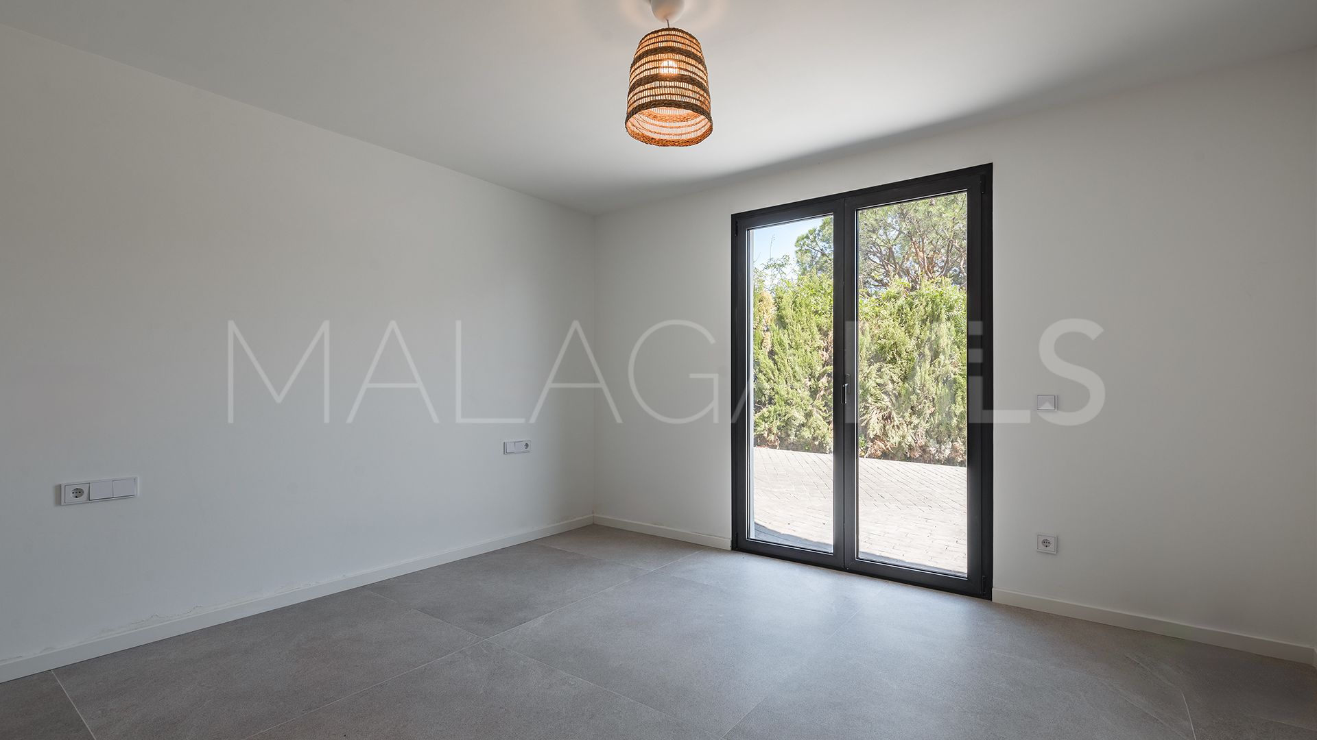 Villa for sale in Benahavis