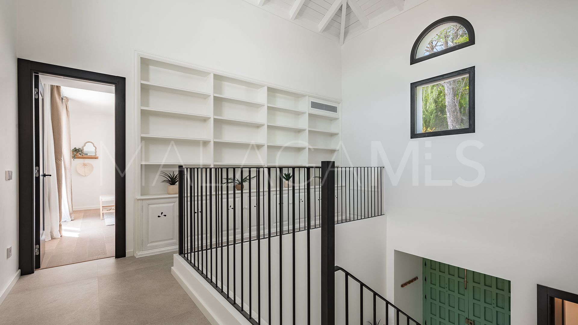 Villa for sale in Benahavis