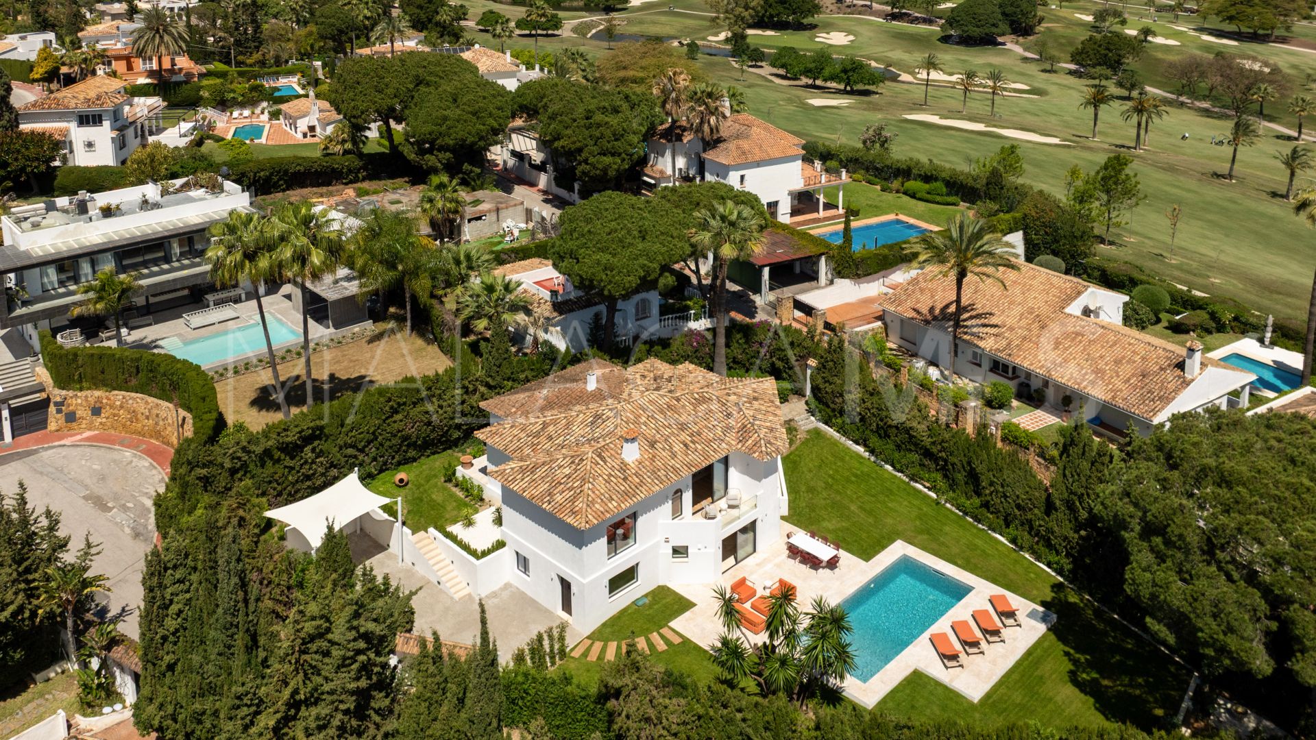 Villa a la venta in Marbella with 4 bedrooms