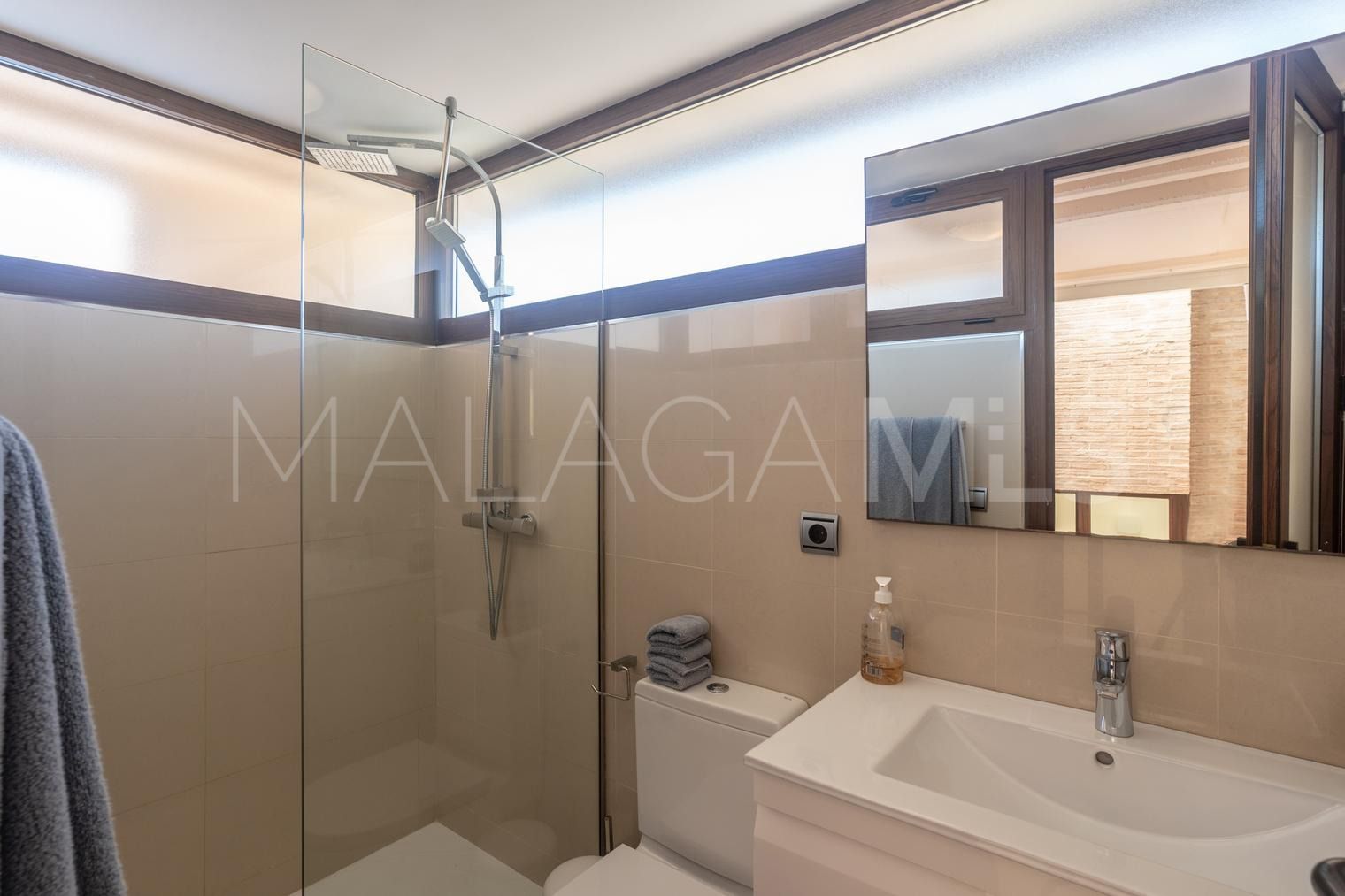 For sale duplex penthouse in Estepona with 2 bedrooms