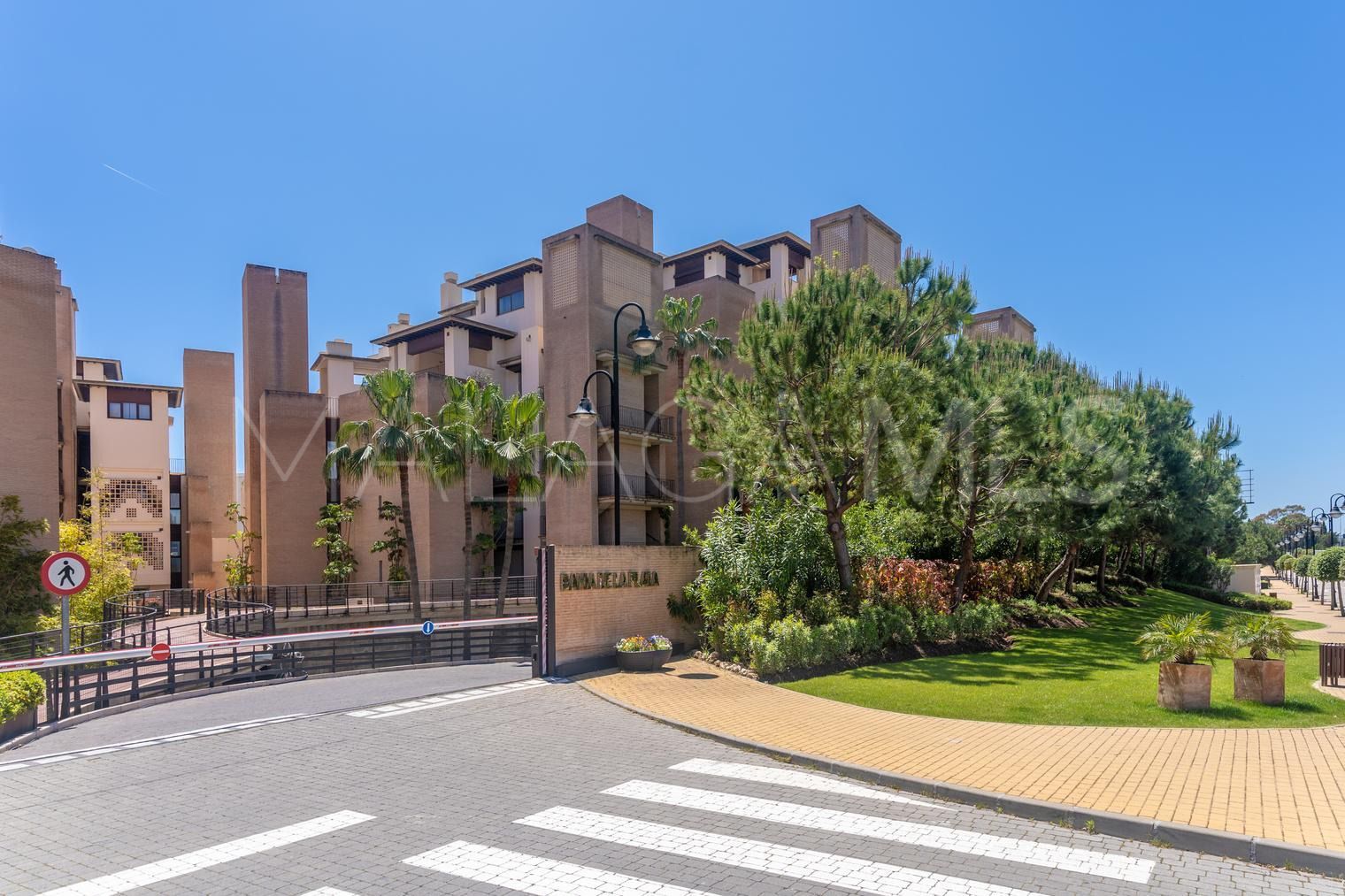 For sale duplex penthouse in Estepona with 2 bedrooms