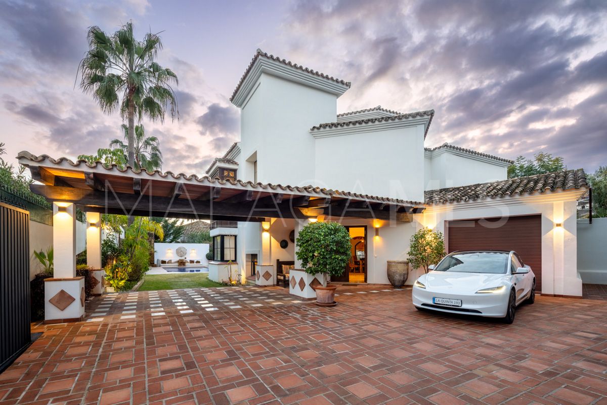 4 bedrooms villa in Benahavis for sale