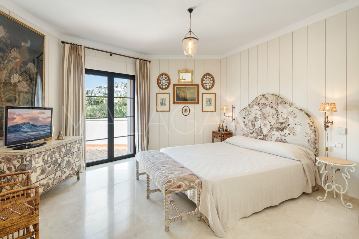 4 bedrooms villa in Benahavis for sale
