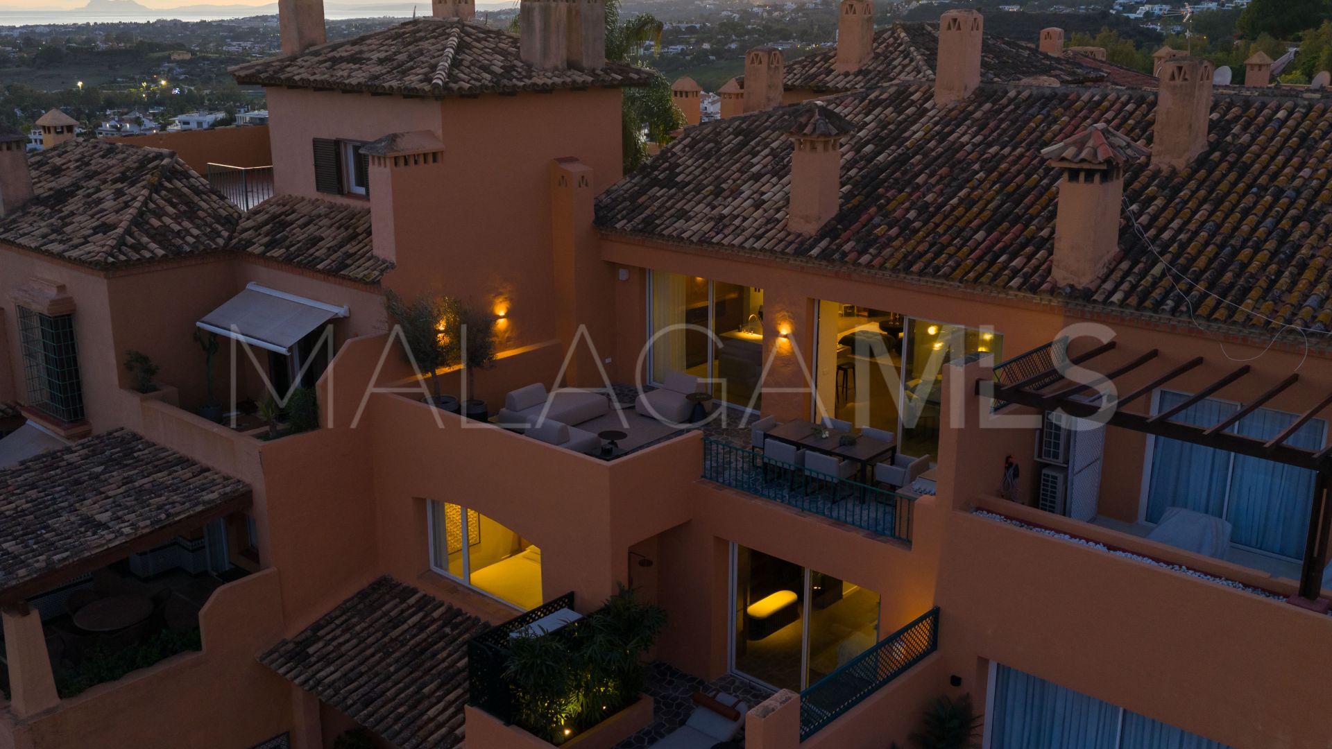 Takvåning for sale in Nueva Andalucia