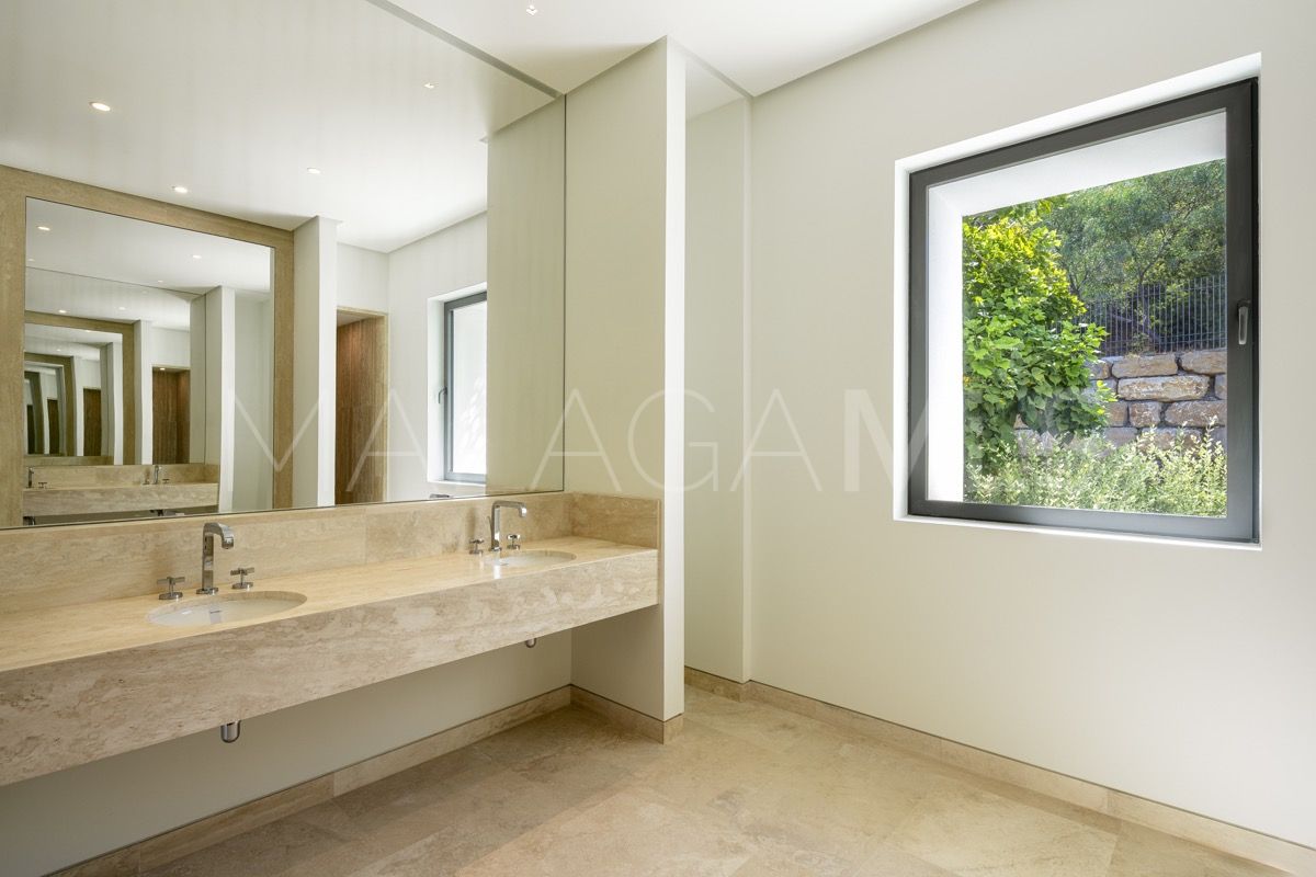 Villa for sale in Finca Cortesin de 5 bedrooms