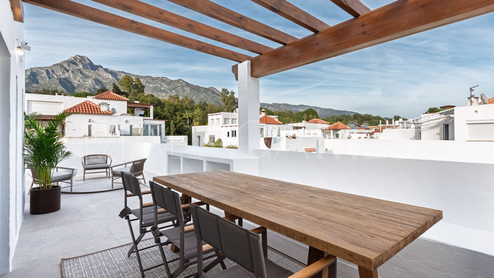 Radhus for sale in Marbella Golden Mile
