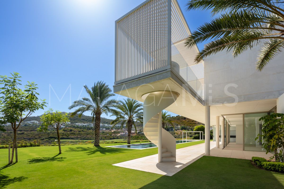 Villa for sale in Casares