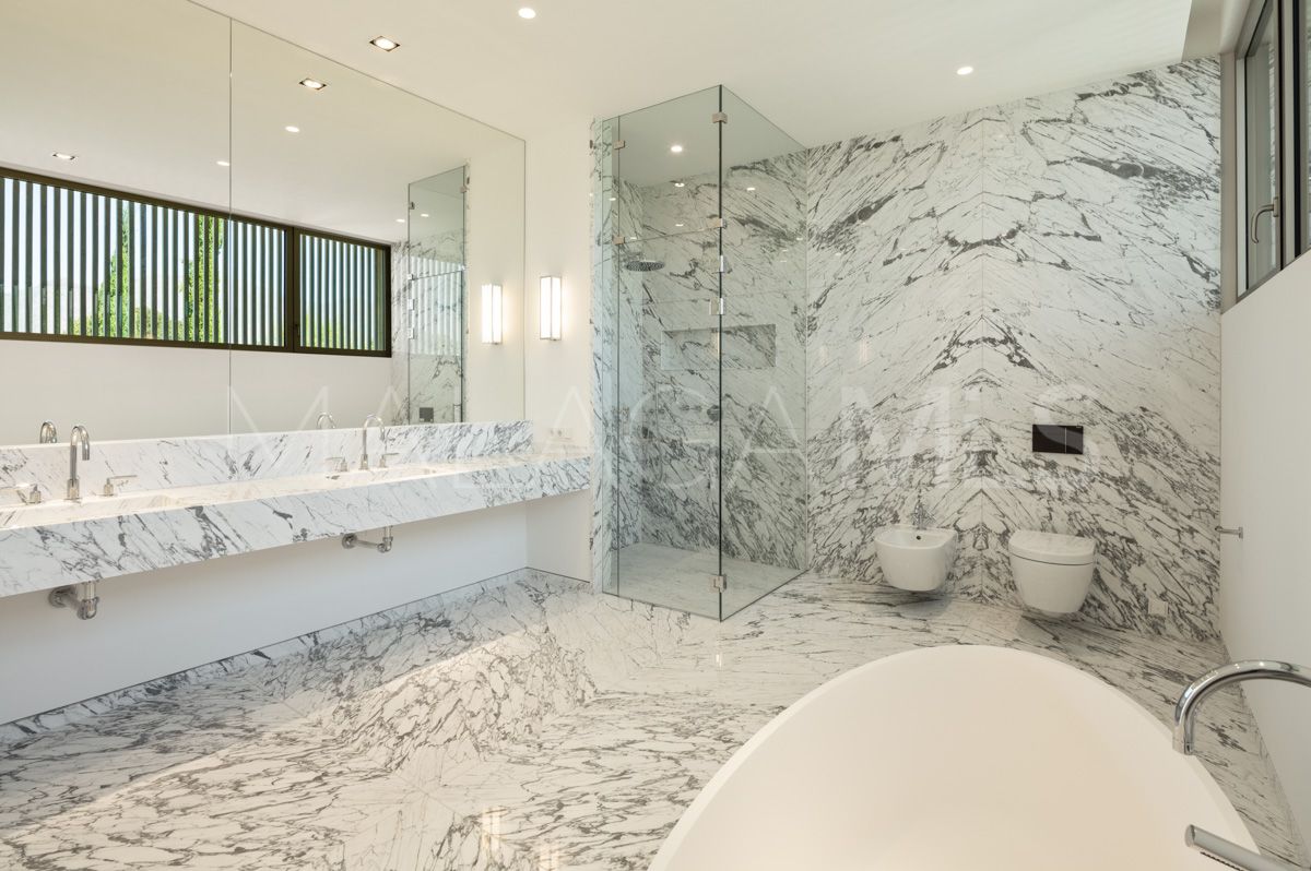 Villa for sale in Casares