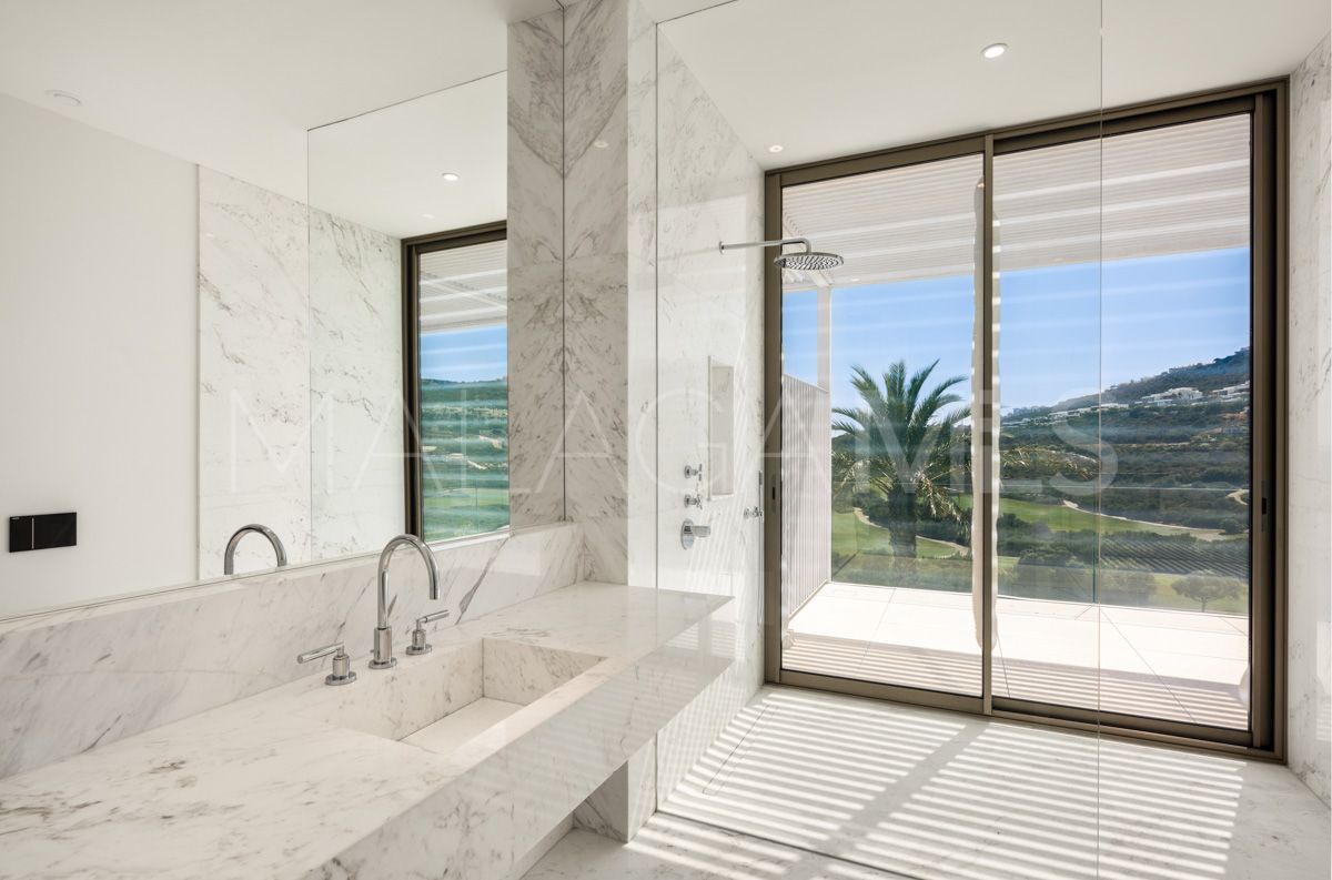 Villa for sale in Casares