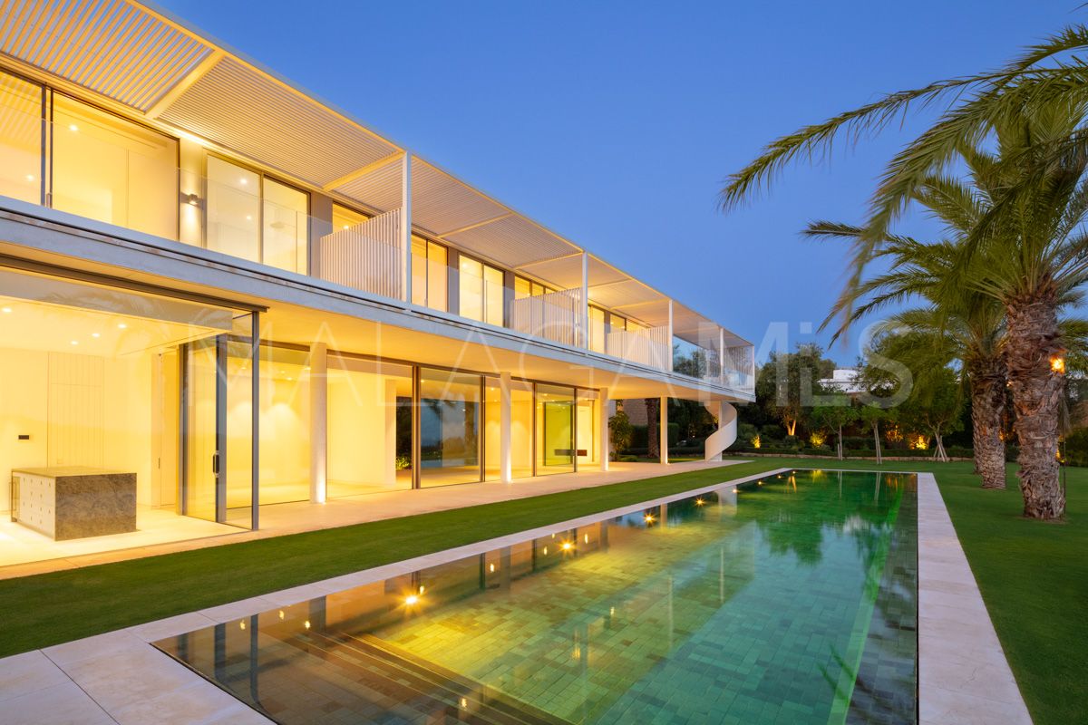 Villa for sale in Casares