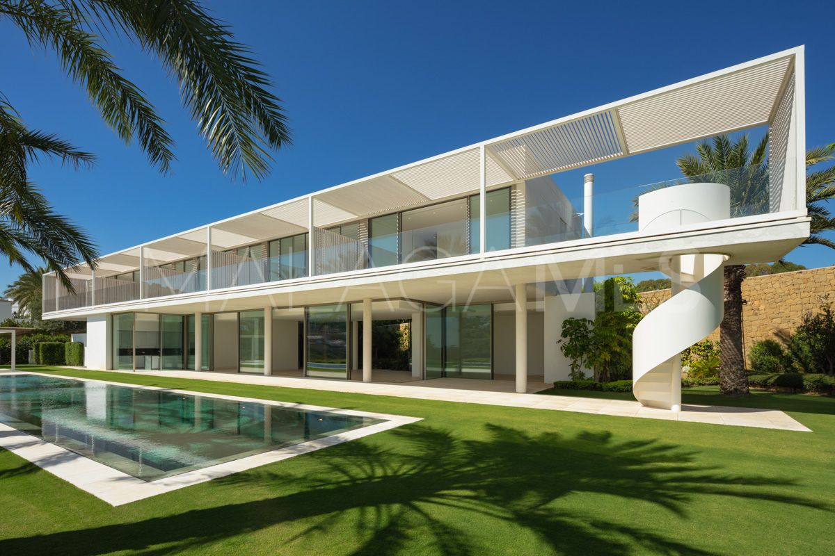 Villa for sale in Casares