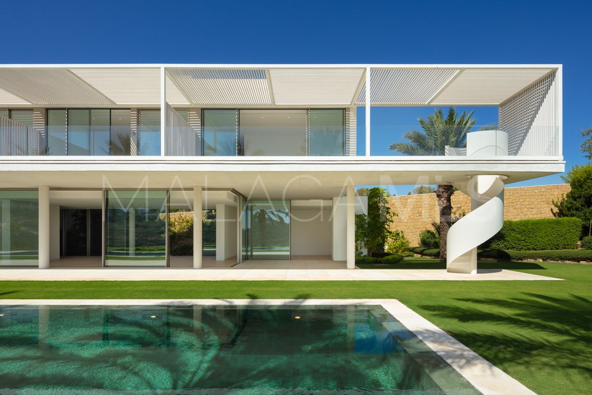 Villa for sale in Casares