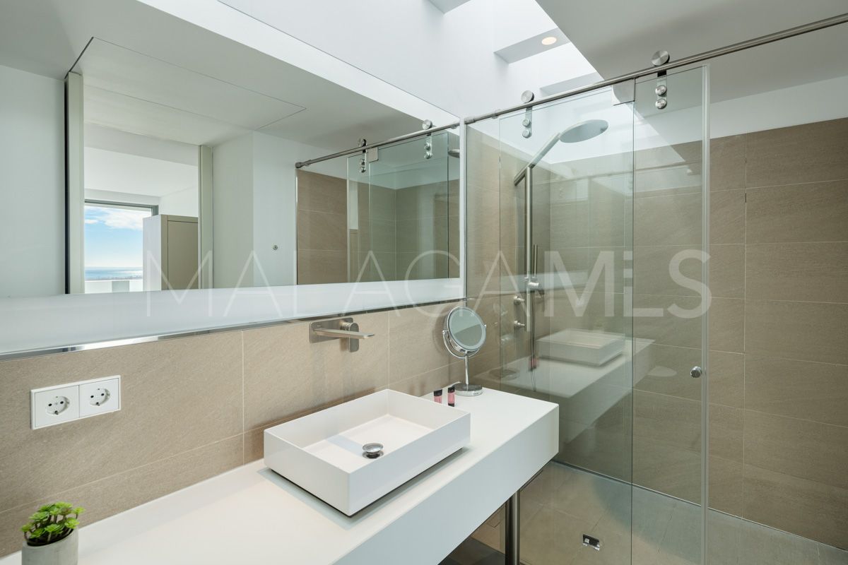 Villa for sale in Benahavis
