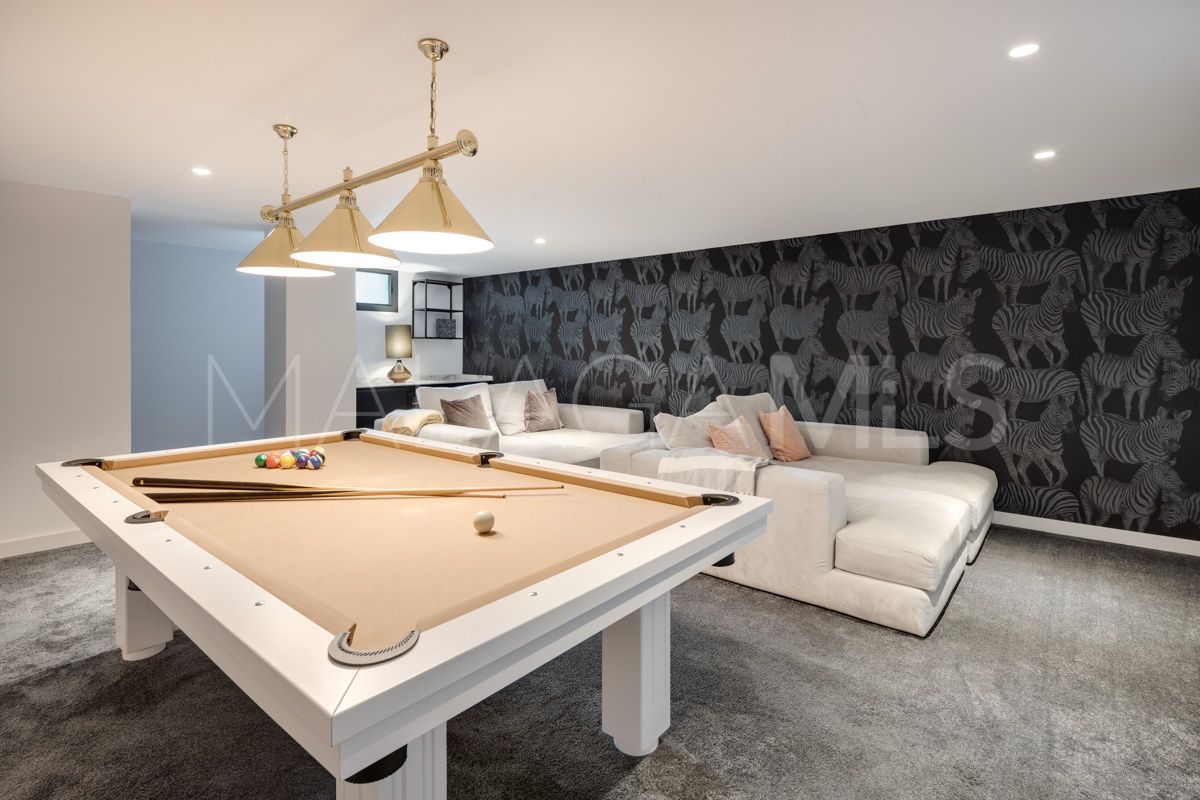 Villa for sale in Benahavis