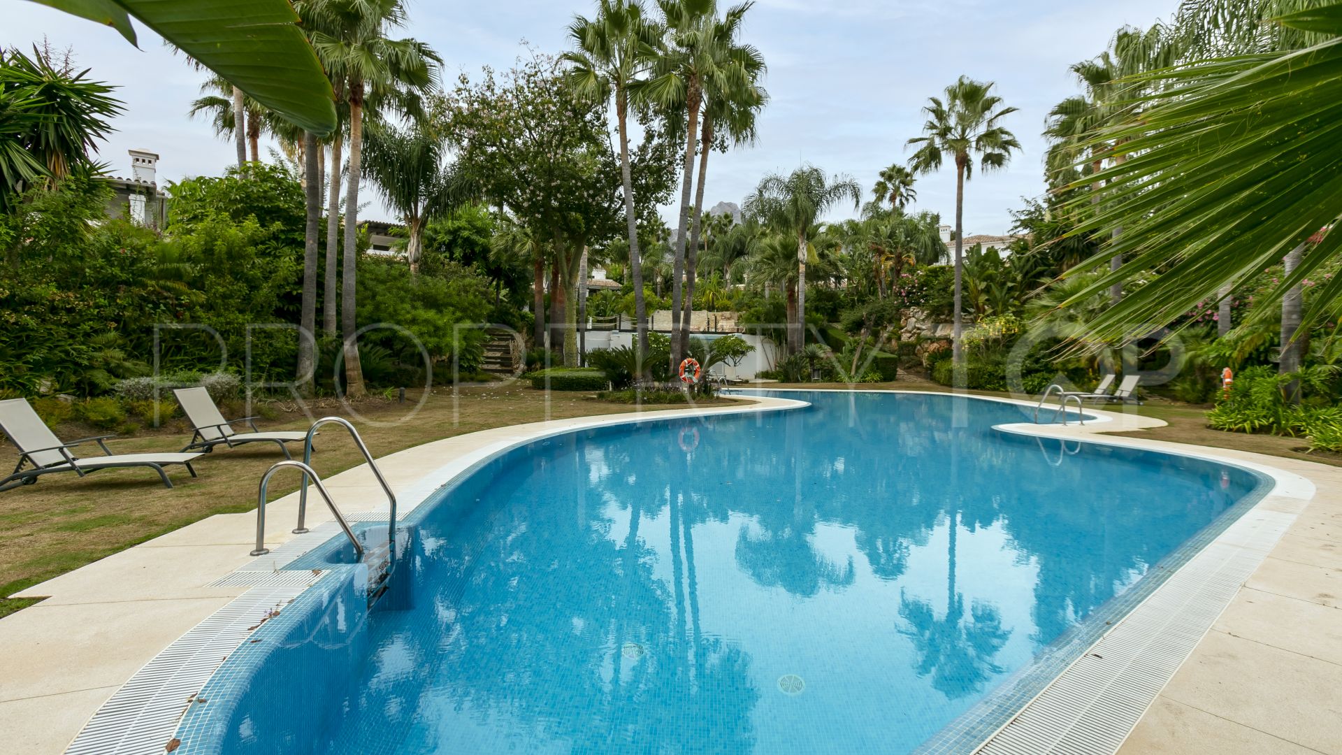 Comprar villa en Marbella Golden Mile